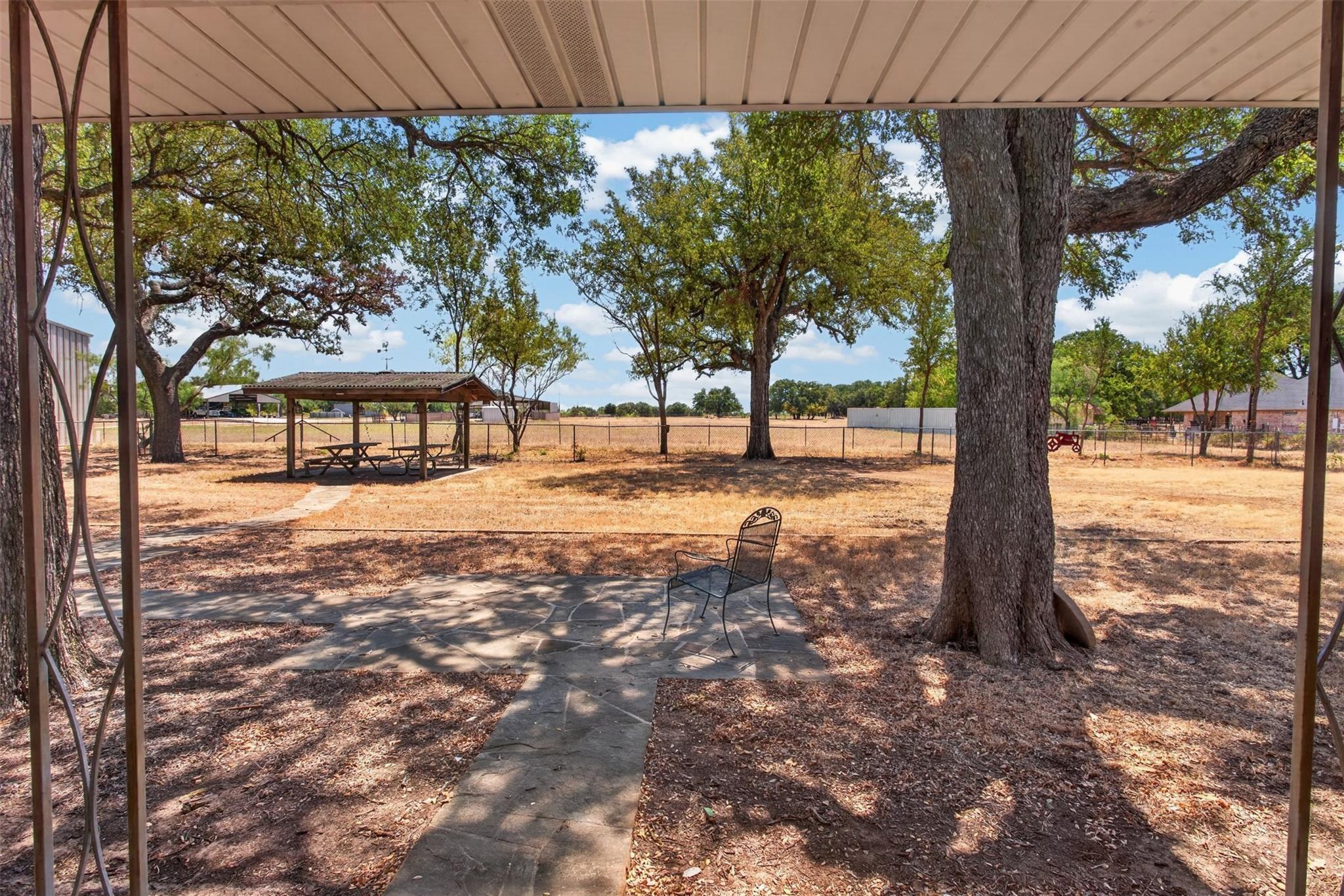 main property photo 22