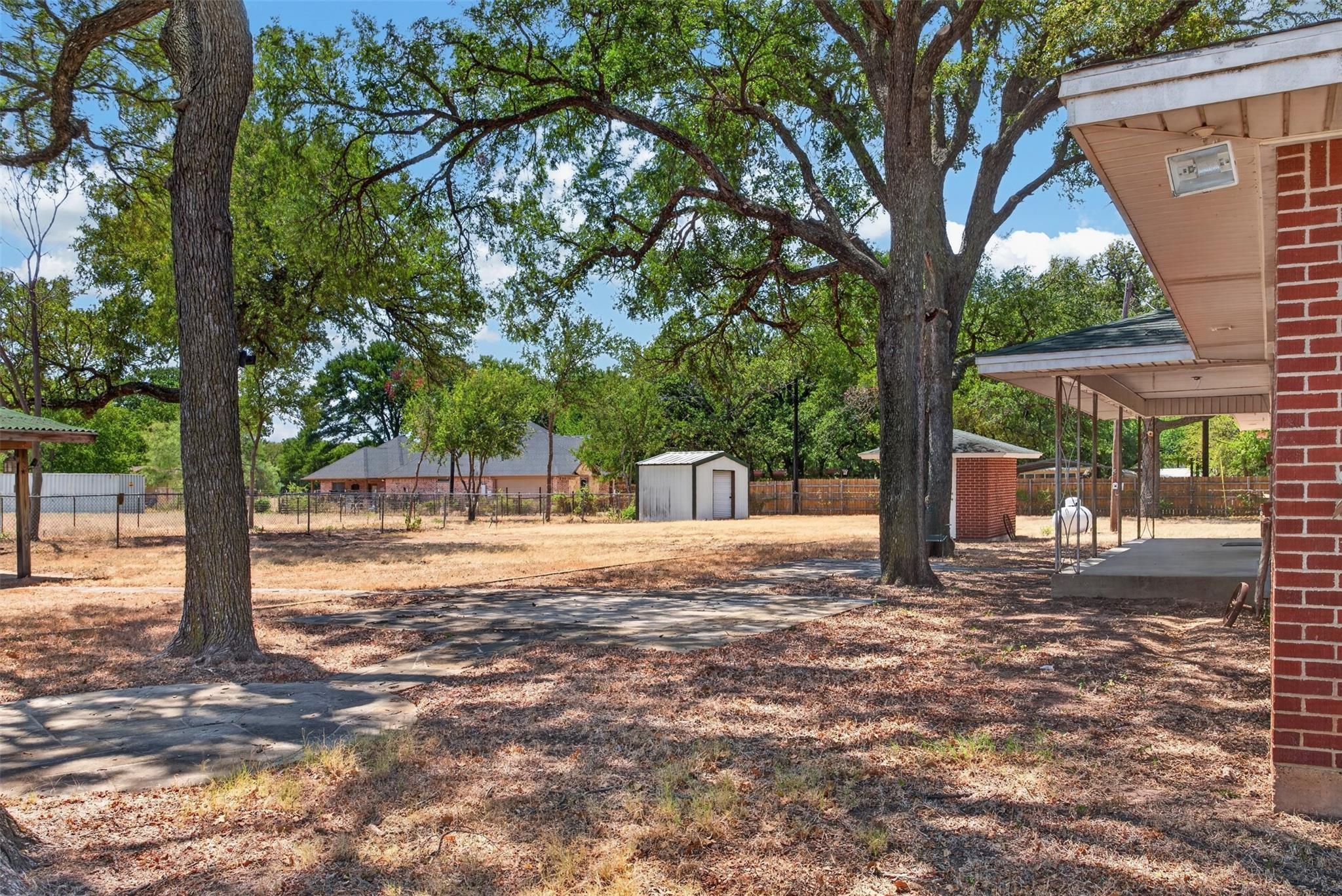 main property photo 26