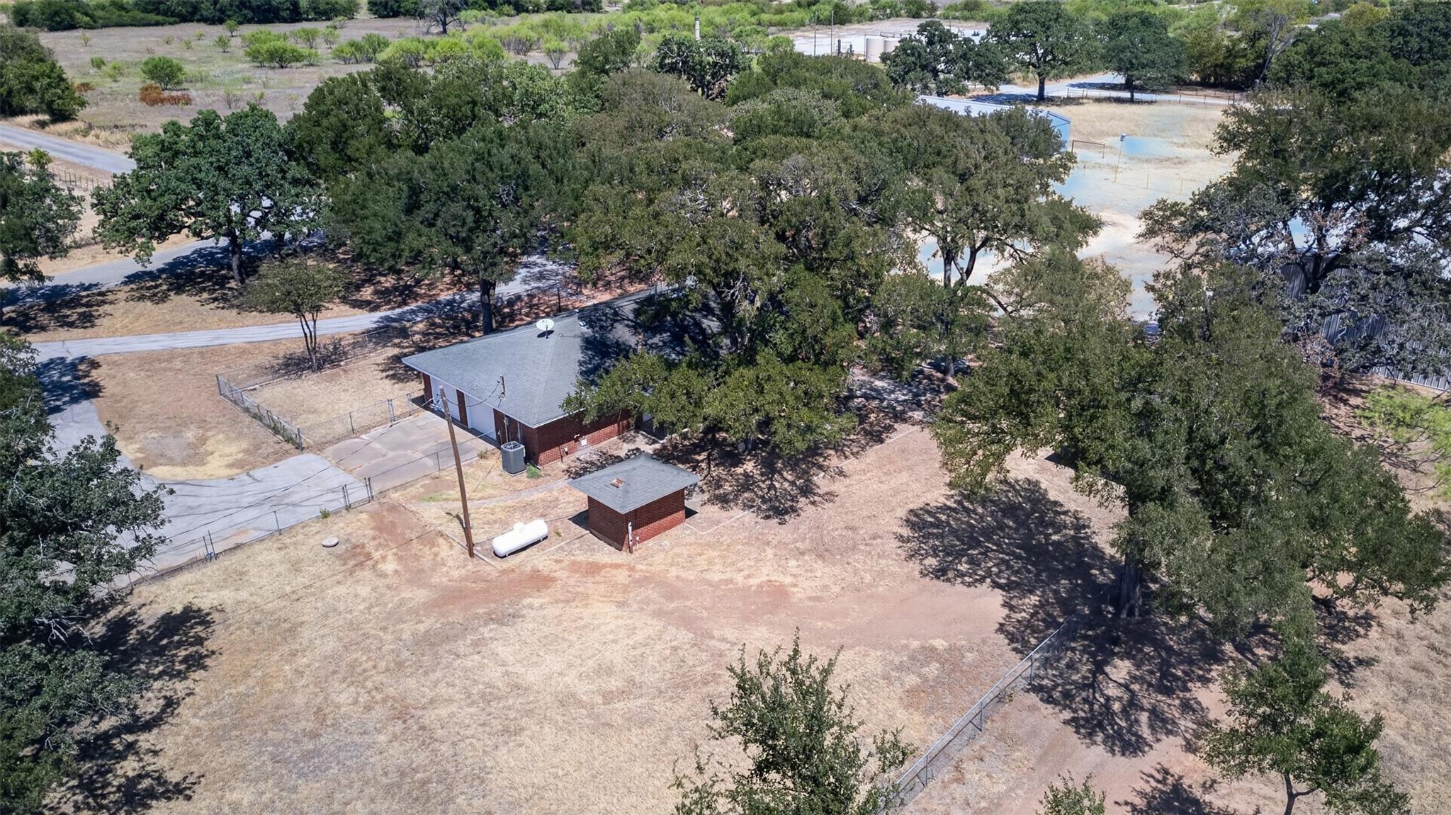 main property photo 30