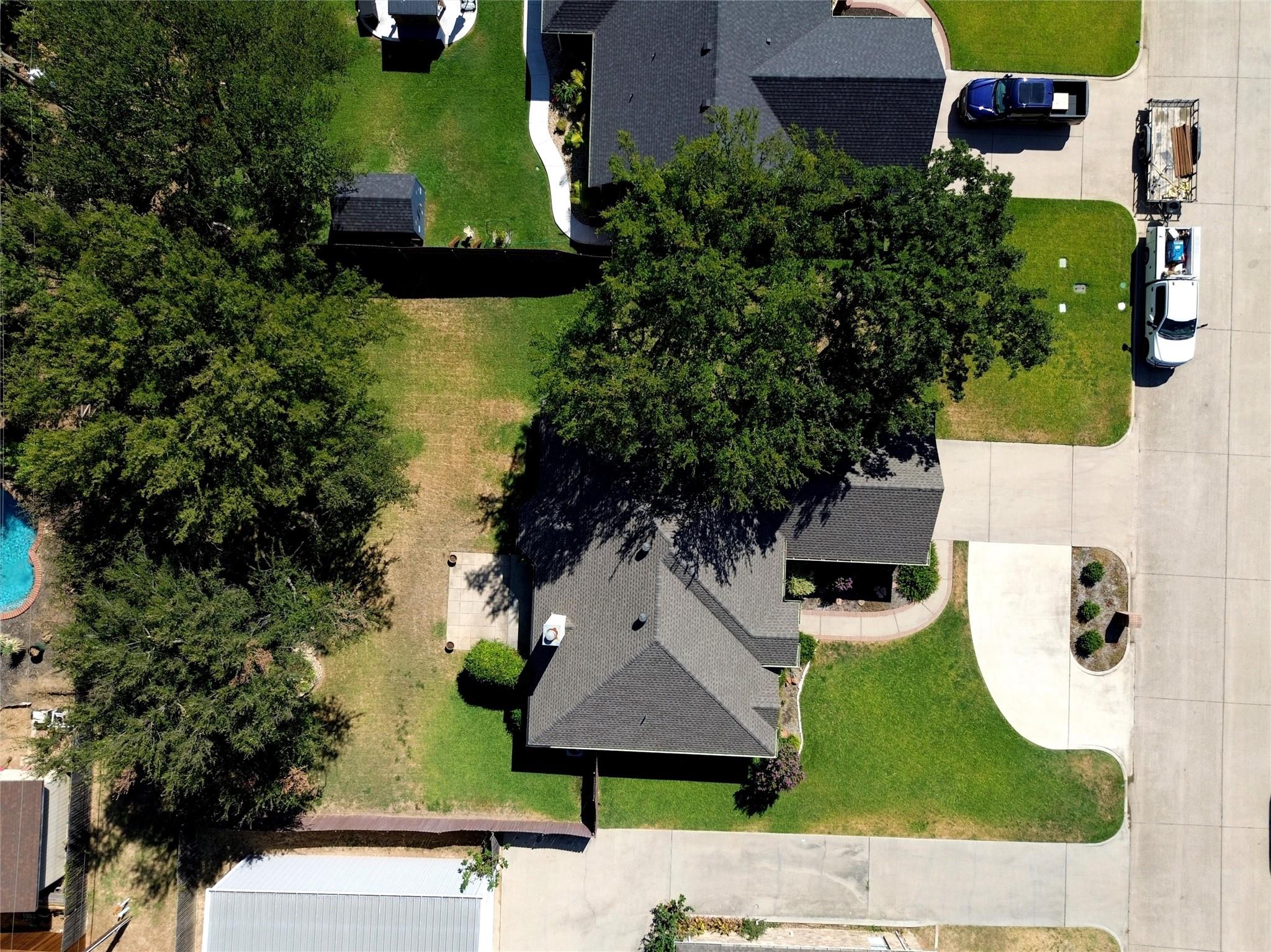 main property photo 28