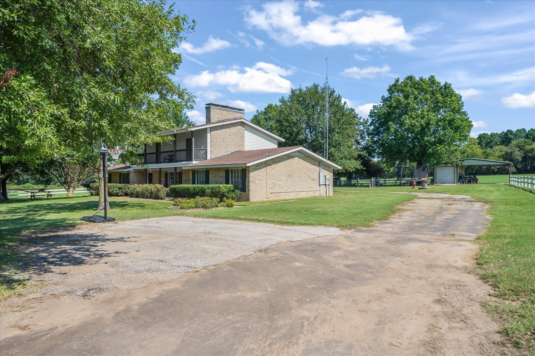 main property photo 11