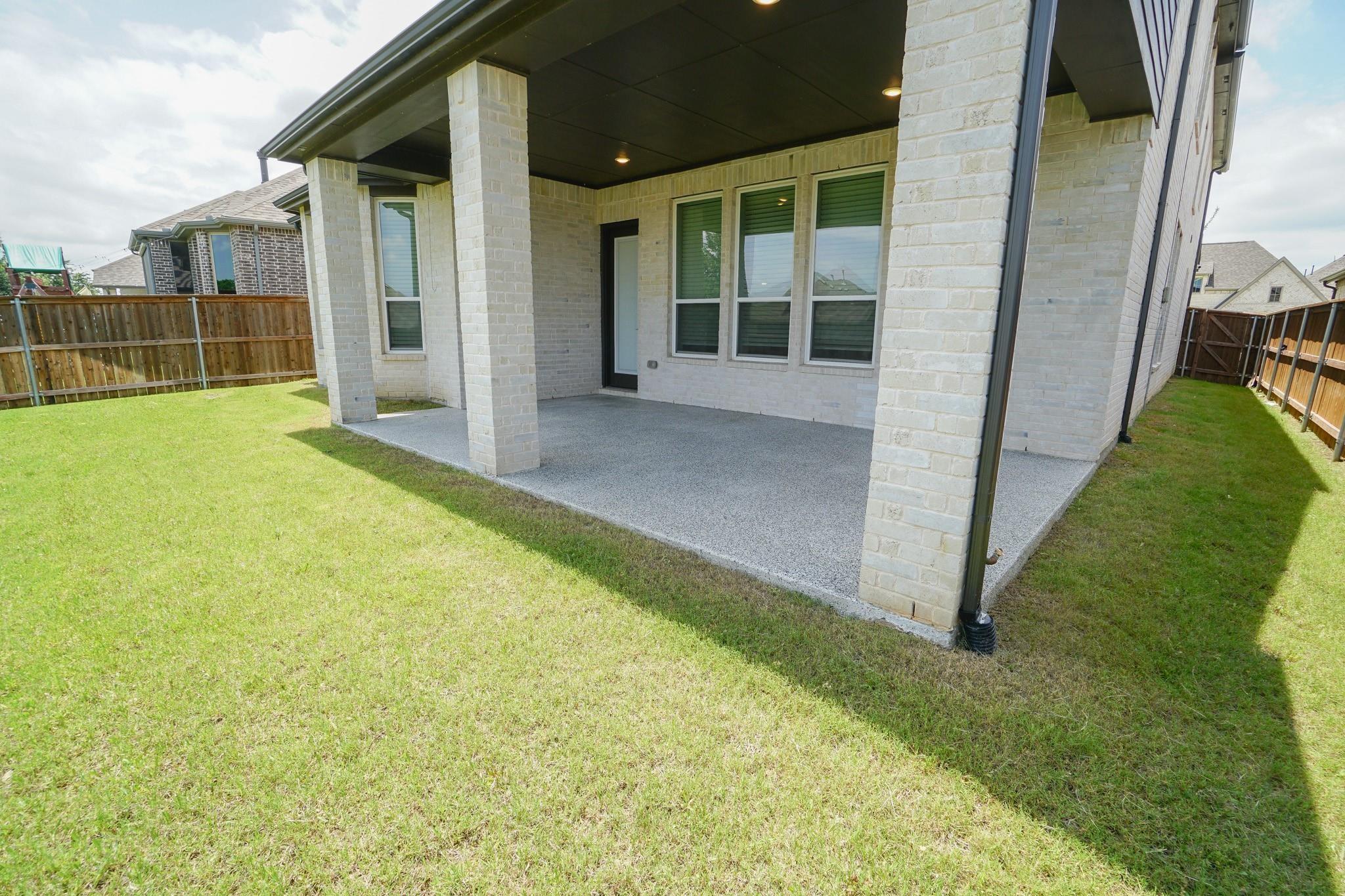 main property photo 13
