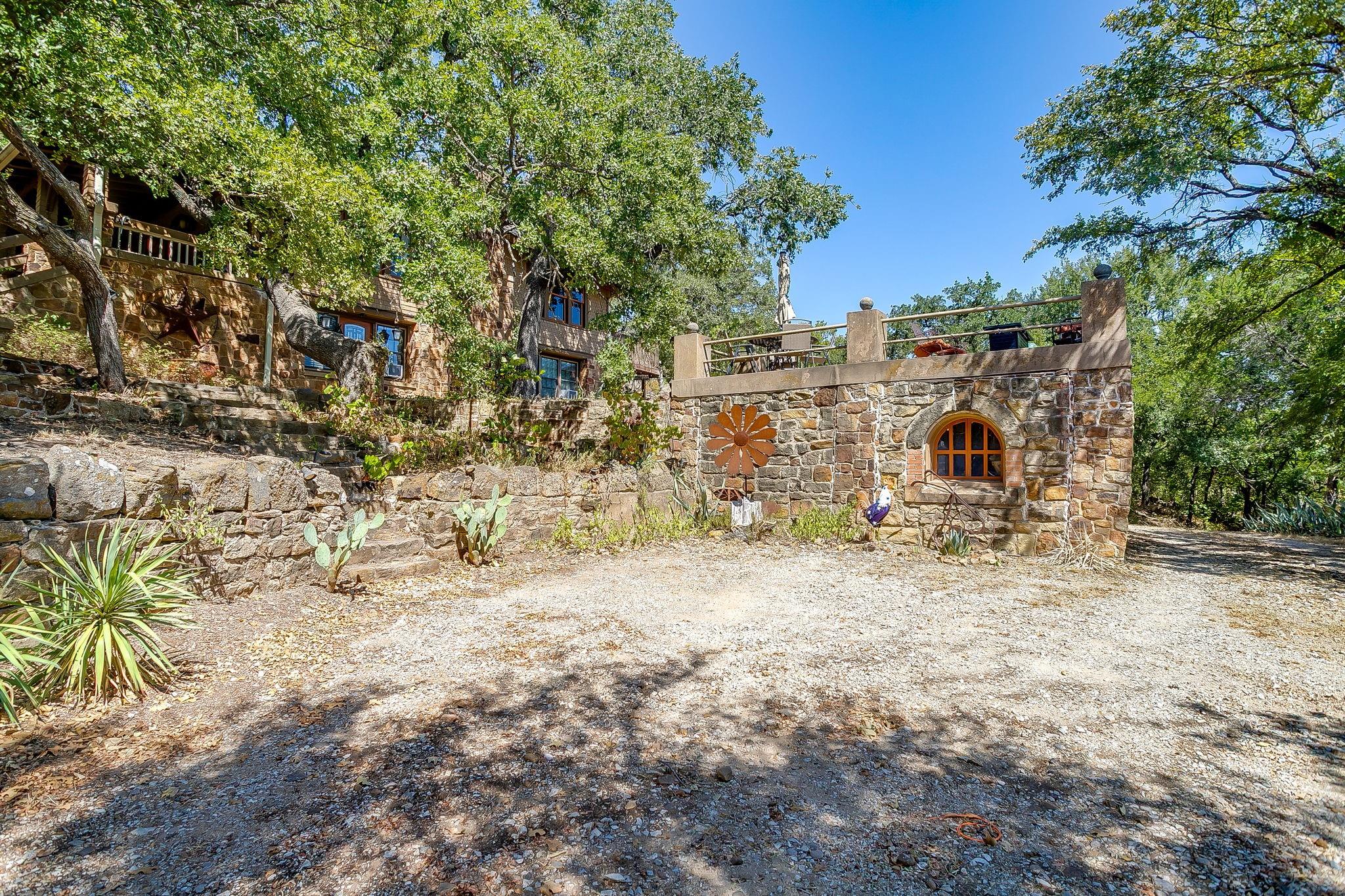 main property photo 23
