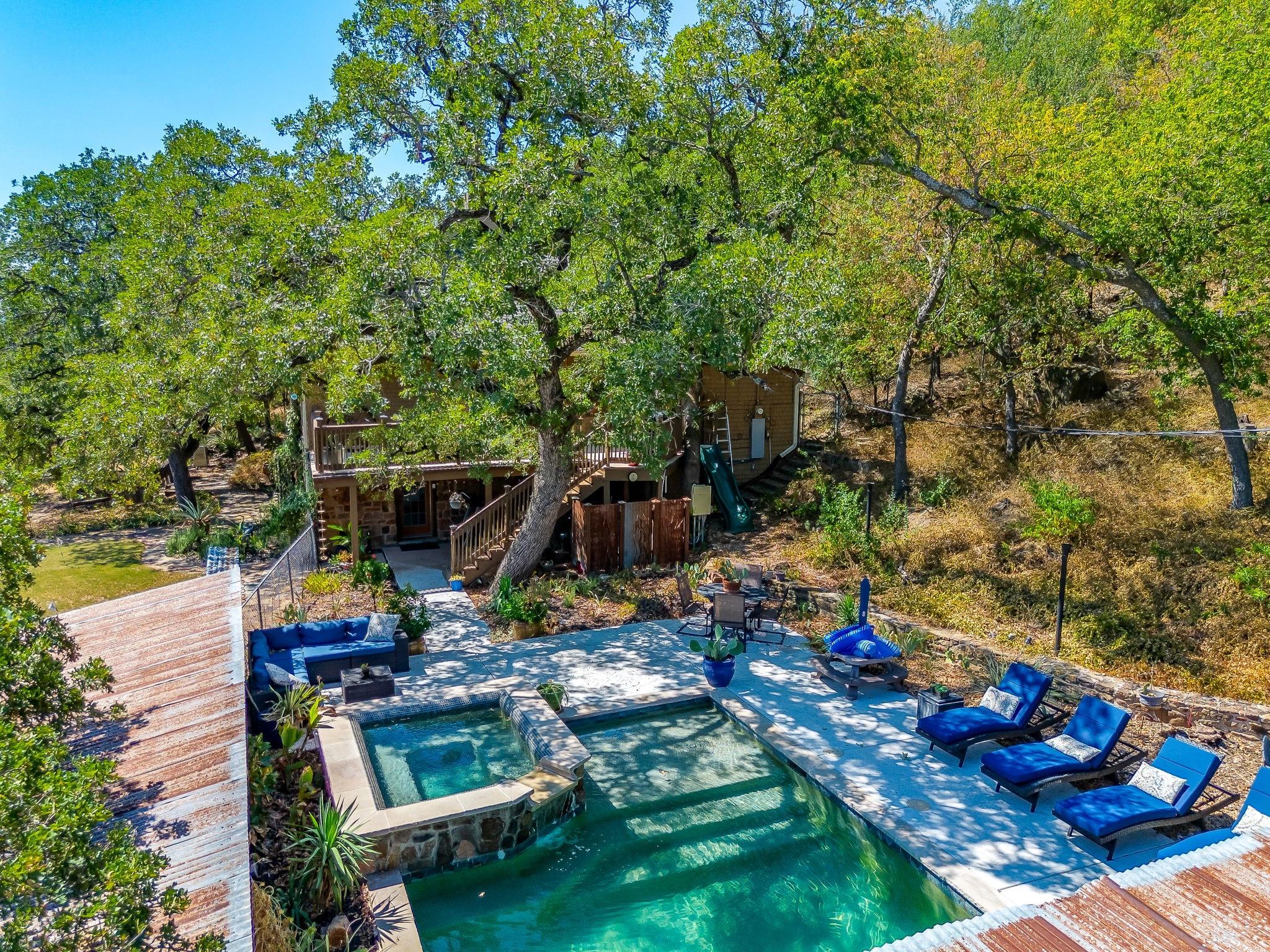 main property photo 25