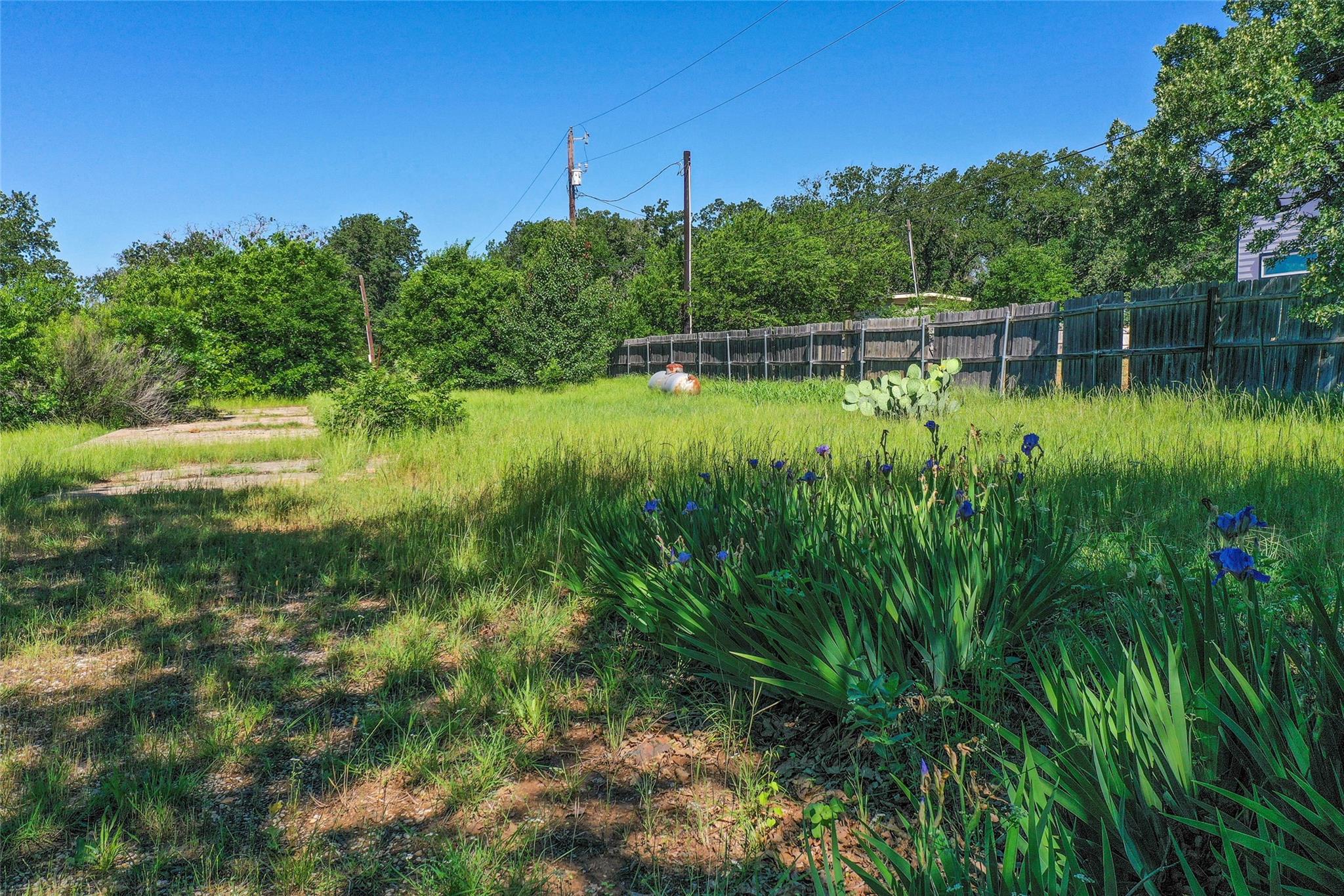 main property photo 31