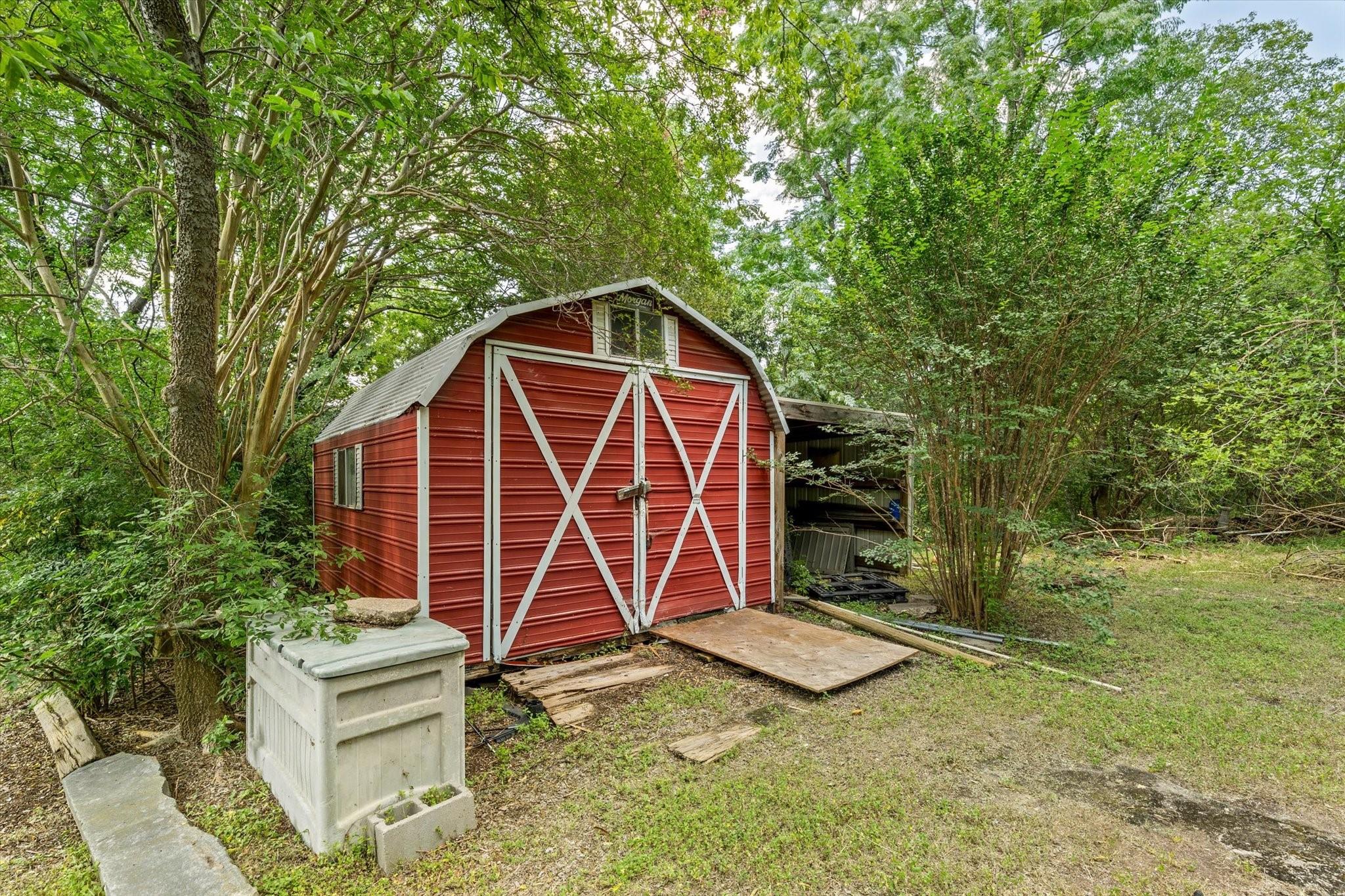 main property photo 8