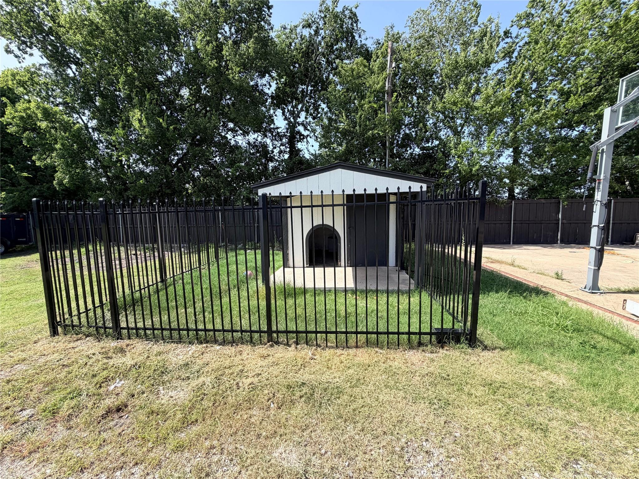 main property photo 33