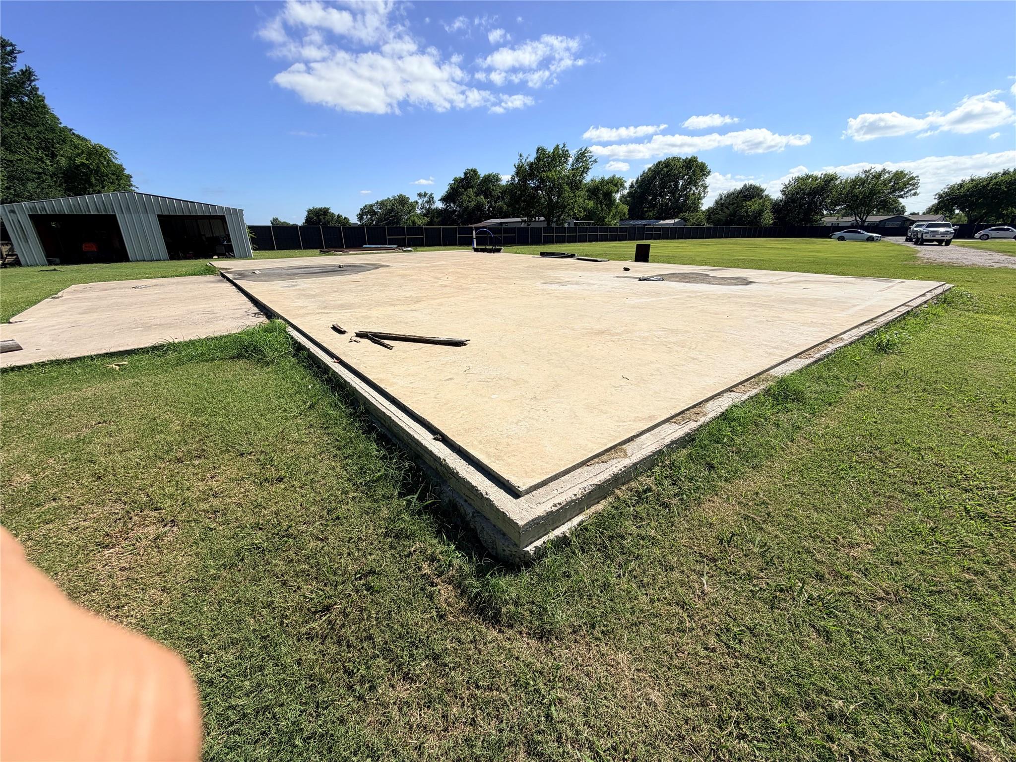 main property photo 36