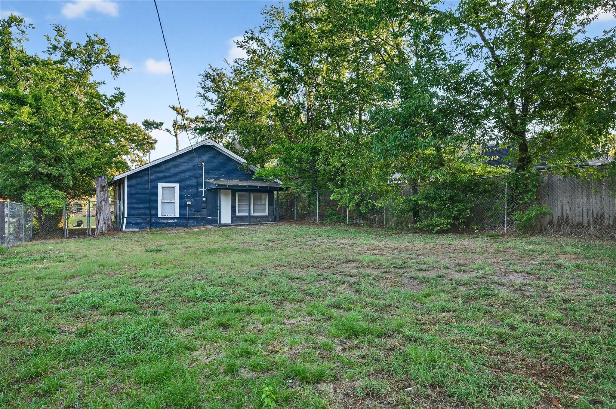 main property photo 19