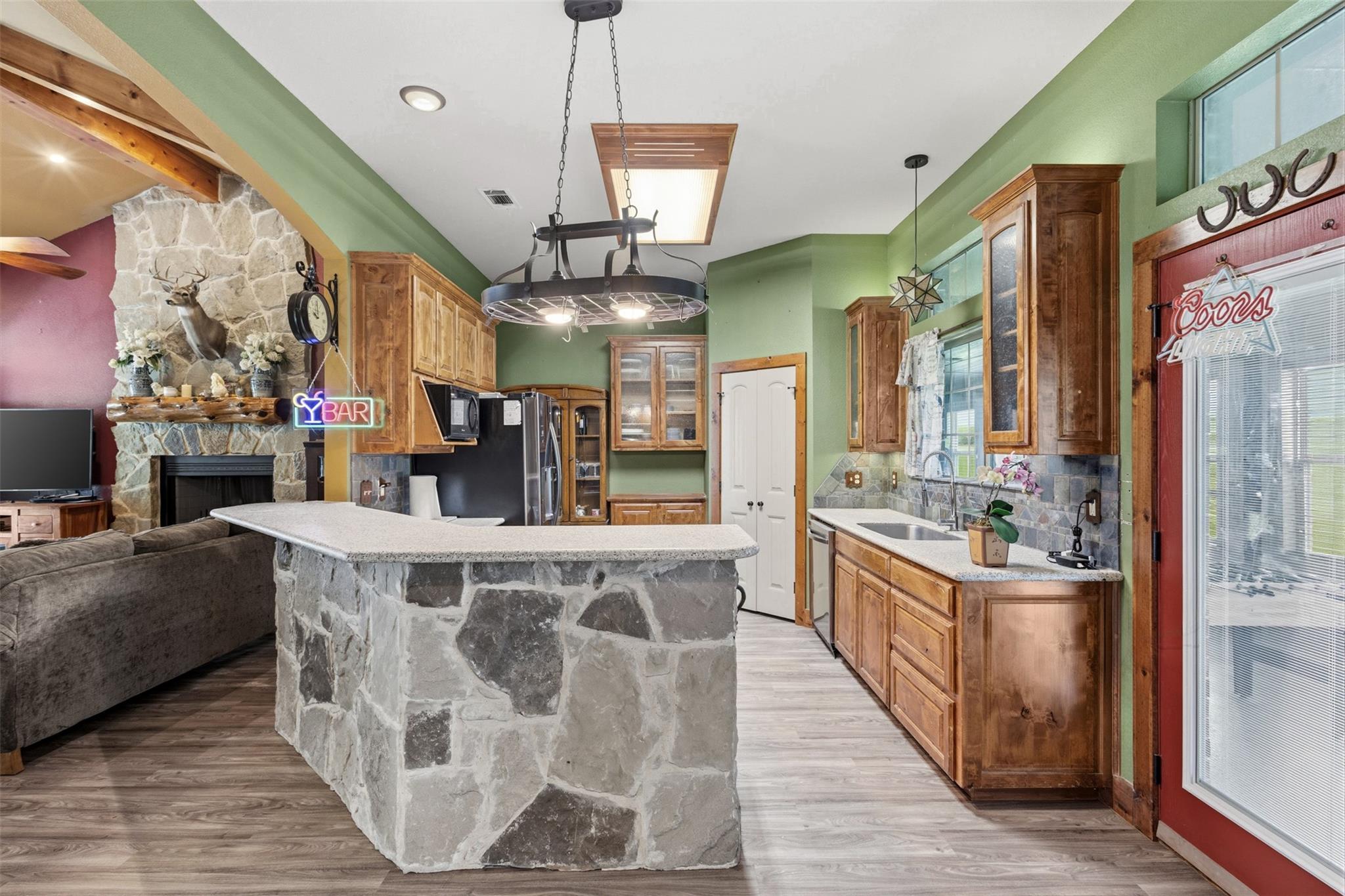 main property photo 15