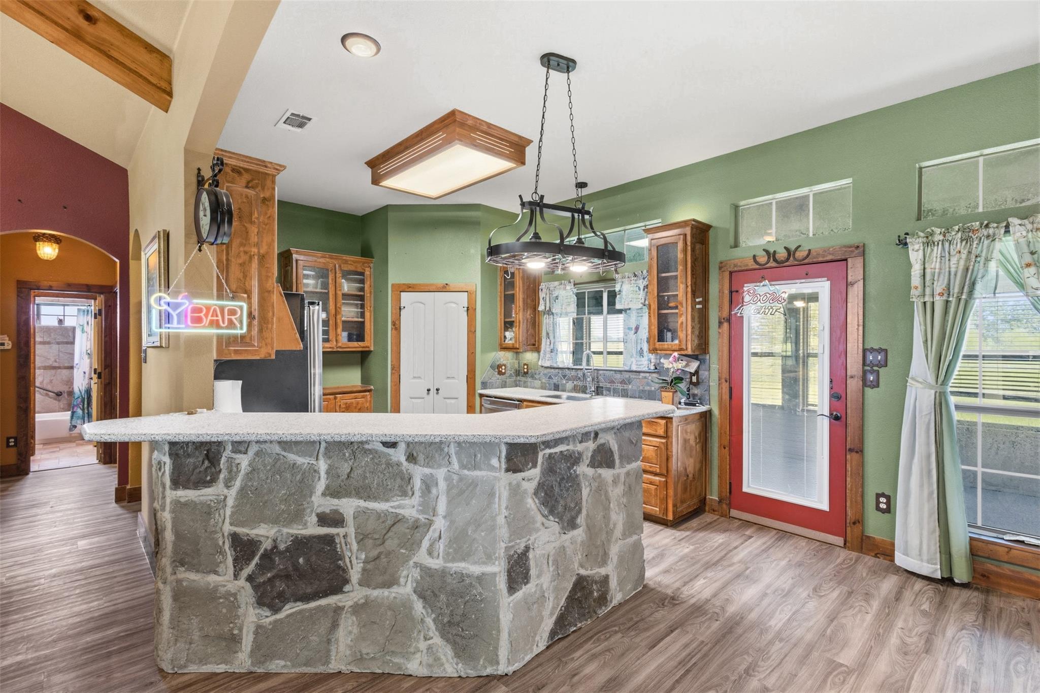 main property photo 16