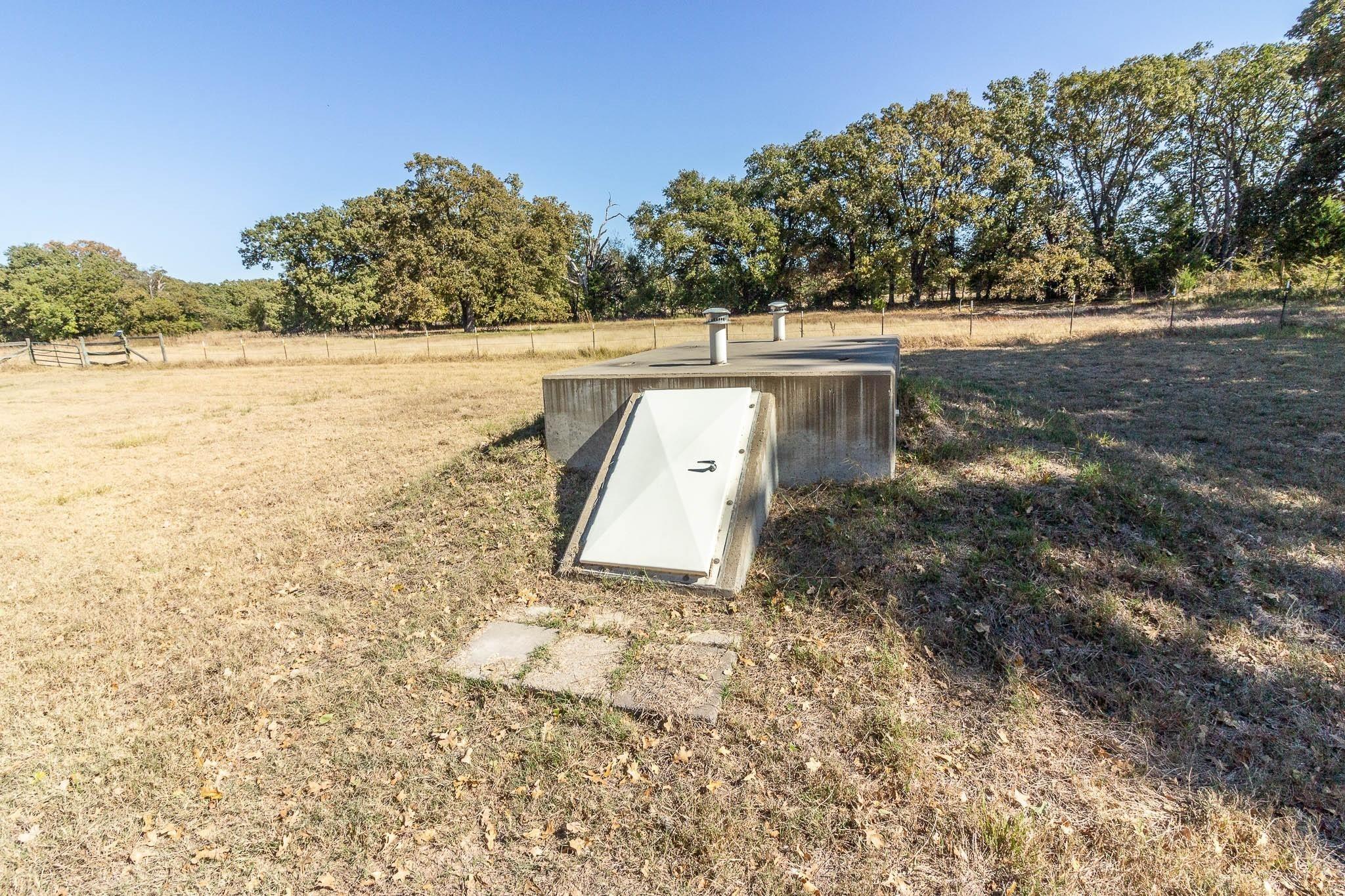 main property photo 32