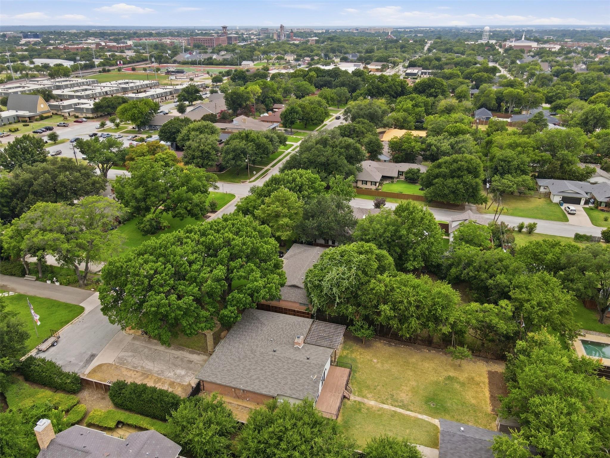 main property photo 33