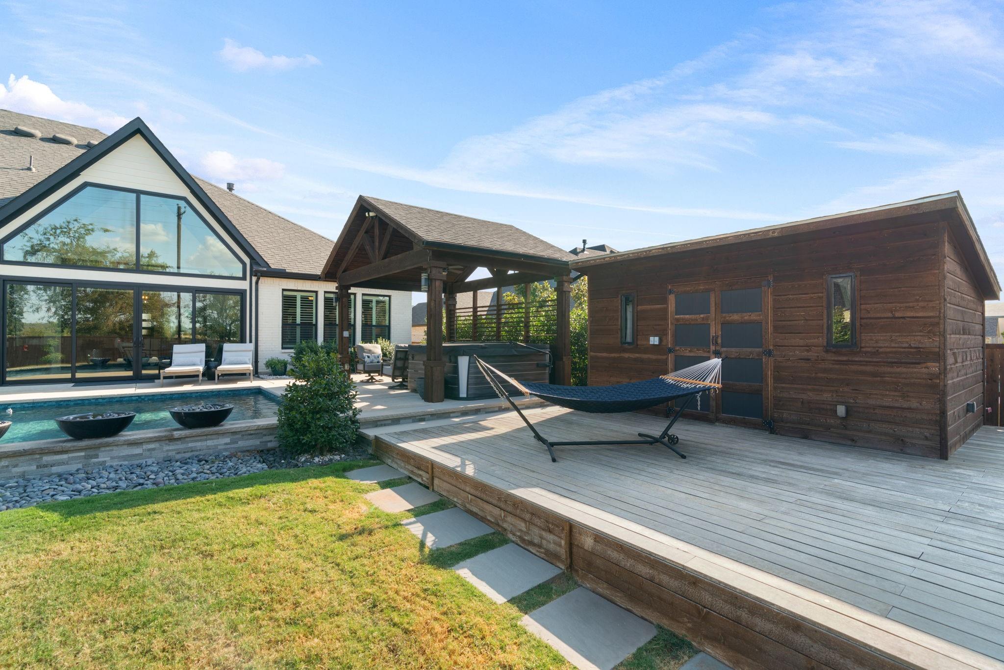 main property photo 31