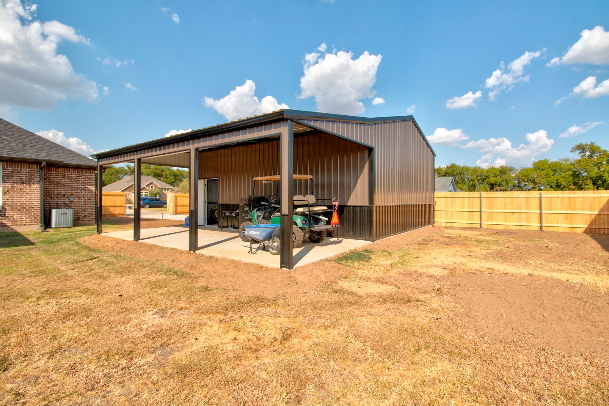 main property photo 6