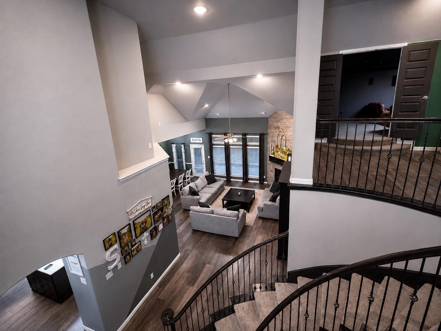 main property photo 32