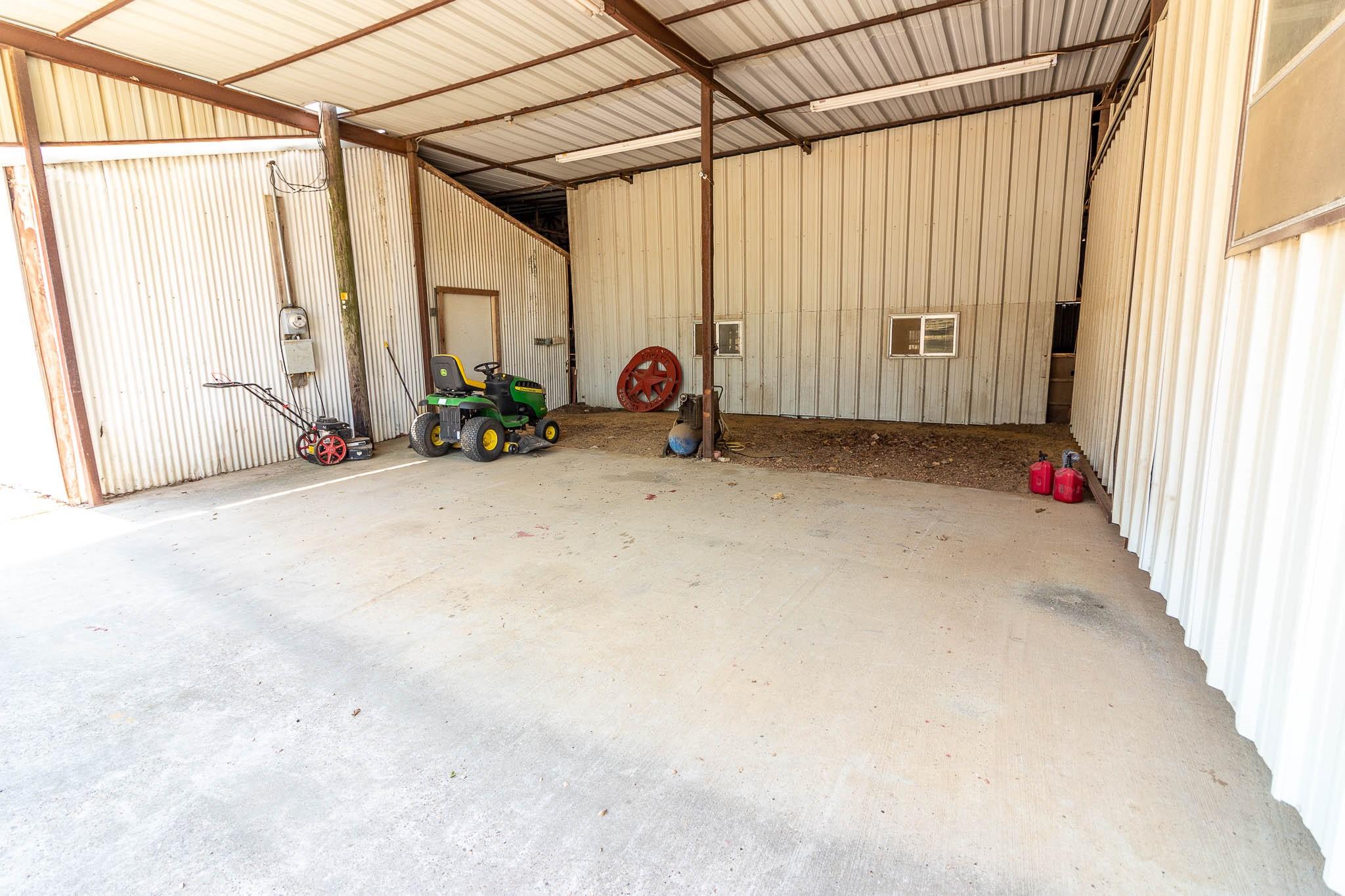 main property photo 29