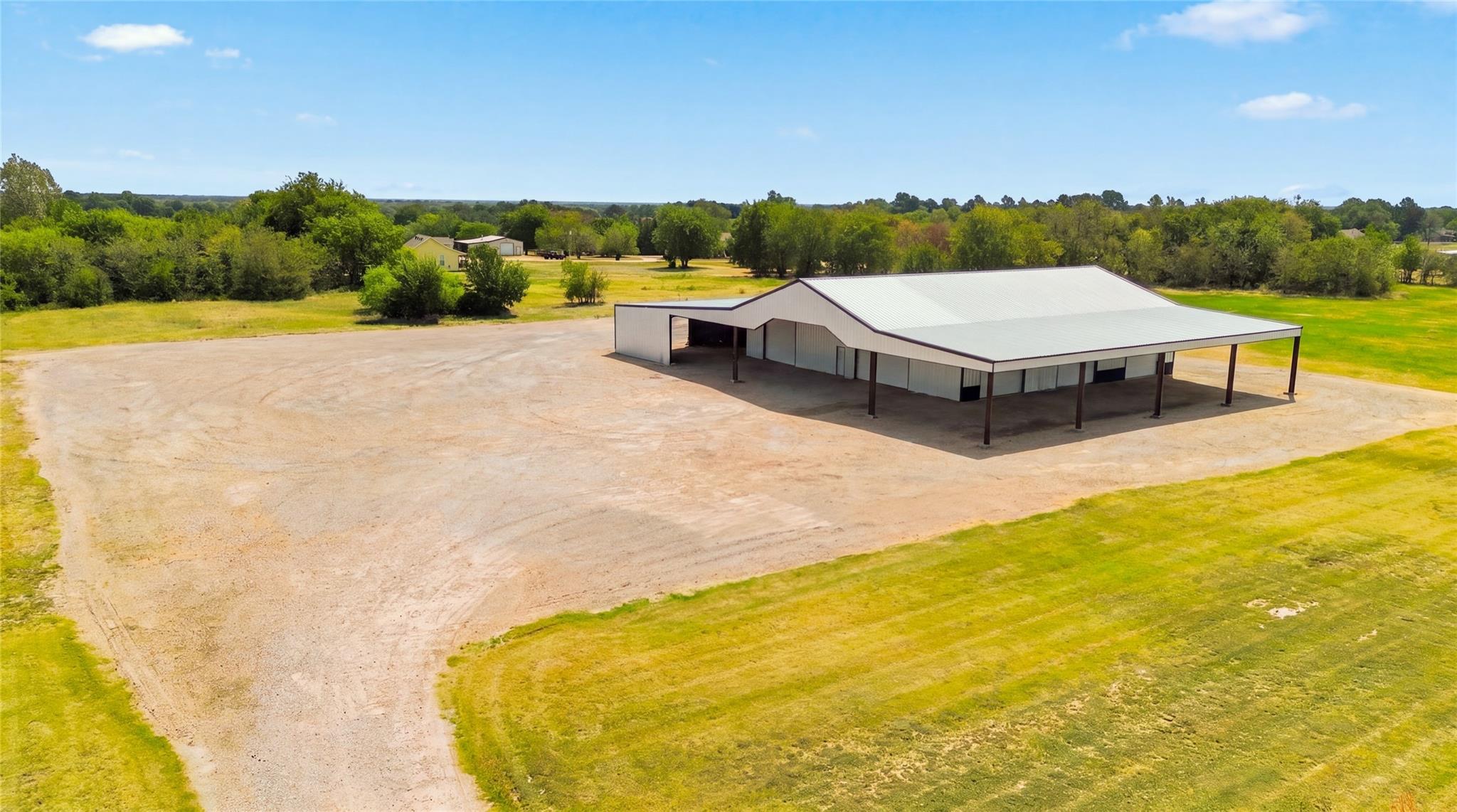 main property photo 30
