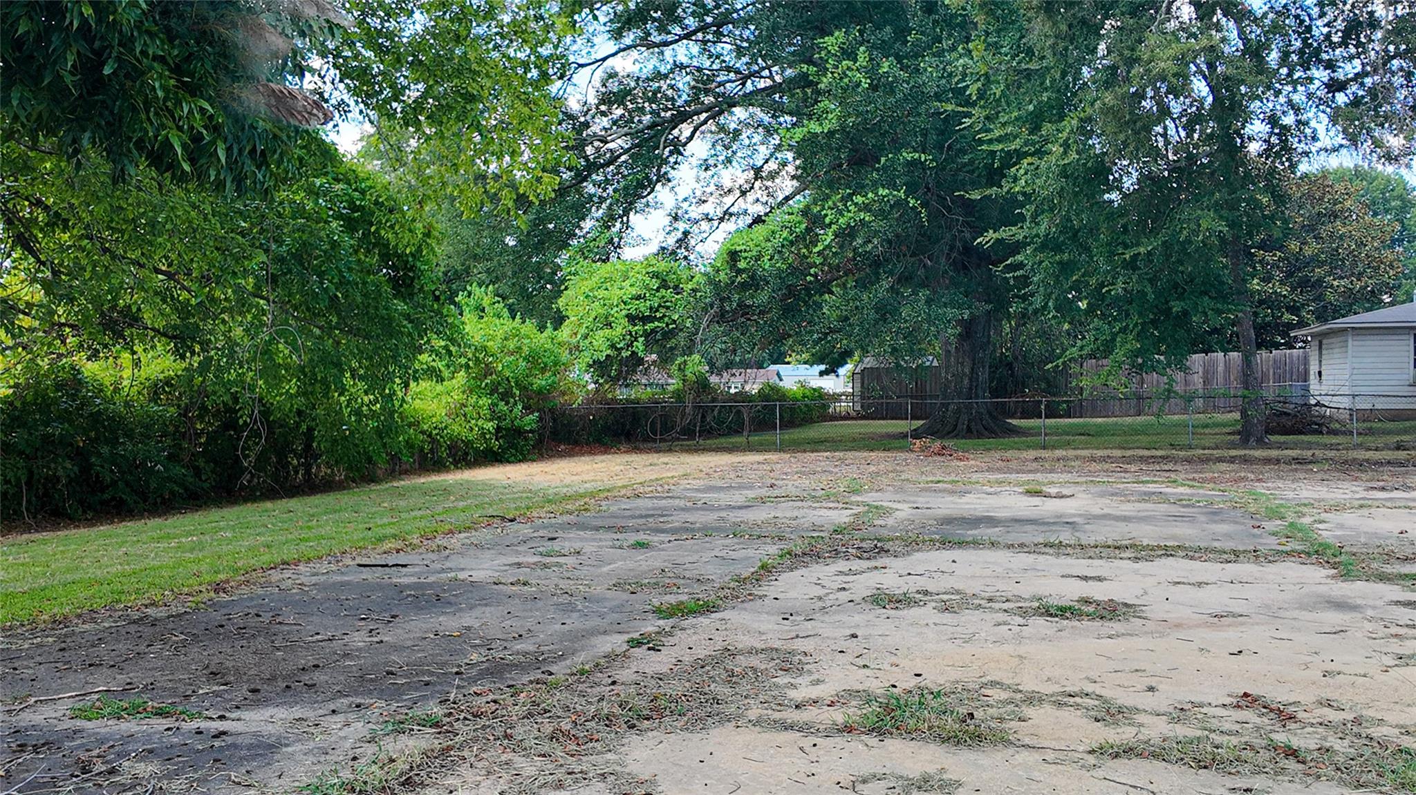 main property photo 20