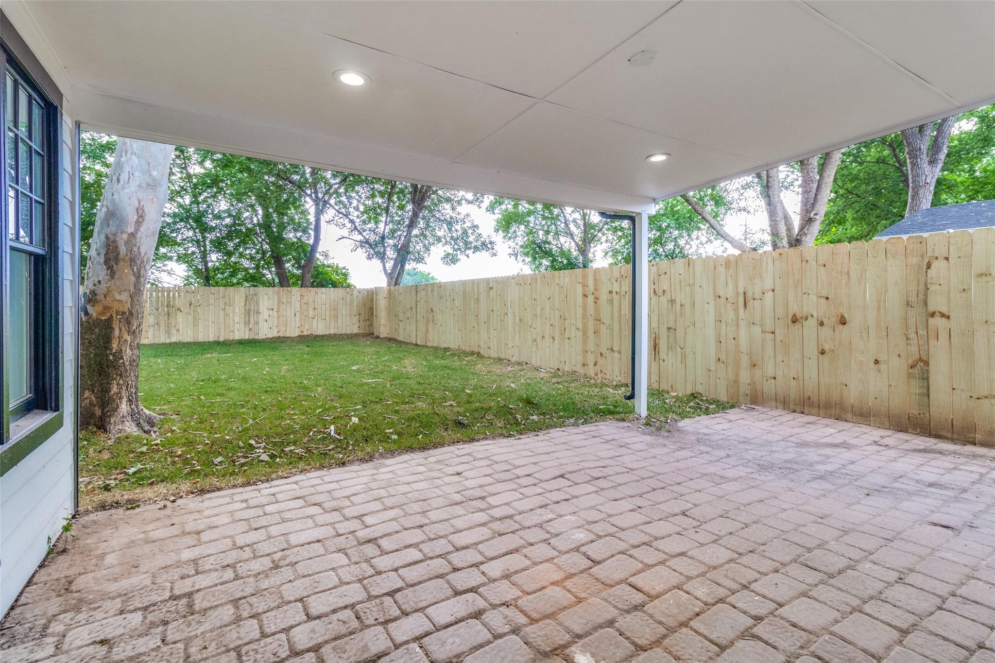 main property photo 20