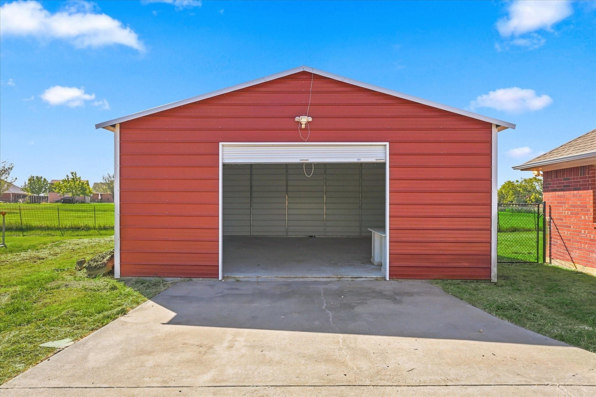 main property photo 36