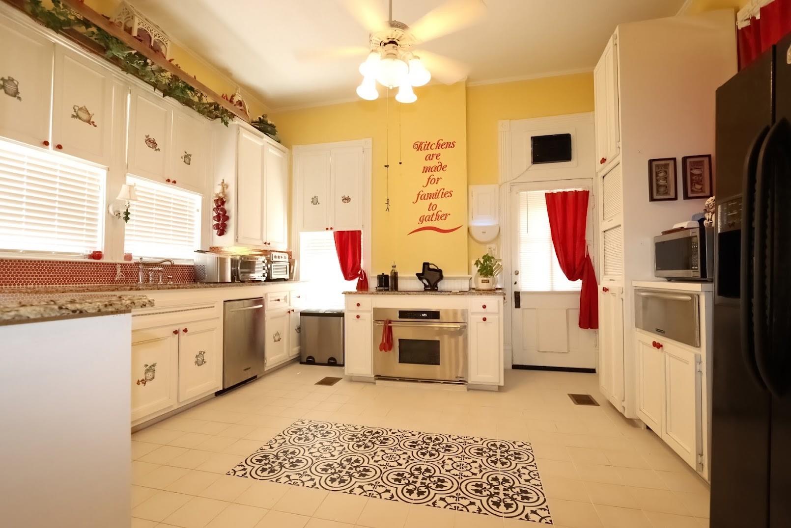 main property photo 9