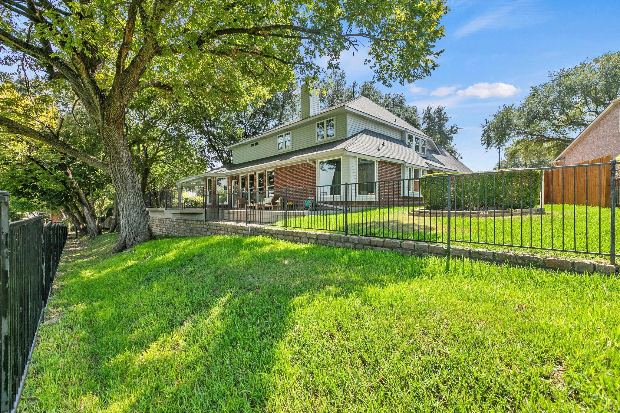 main property photo 37