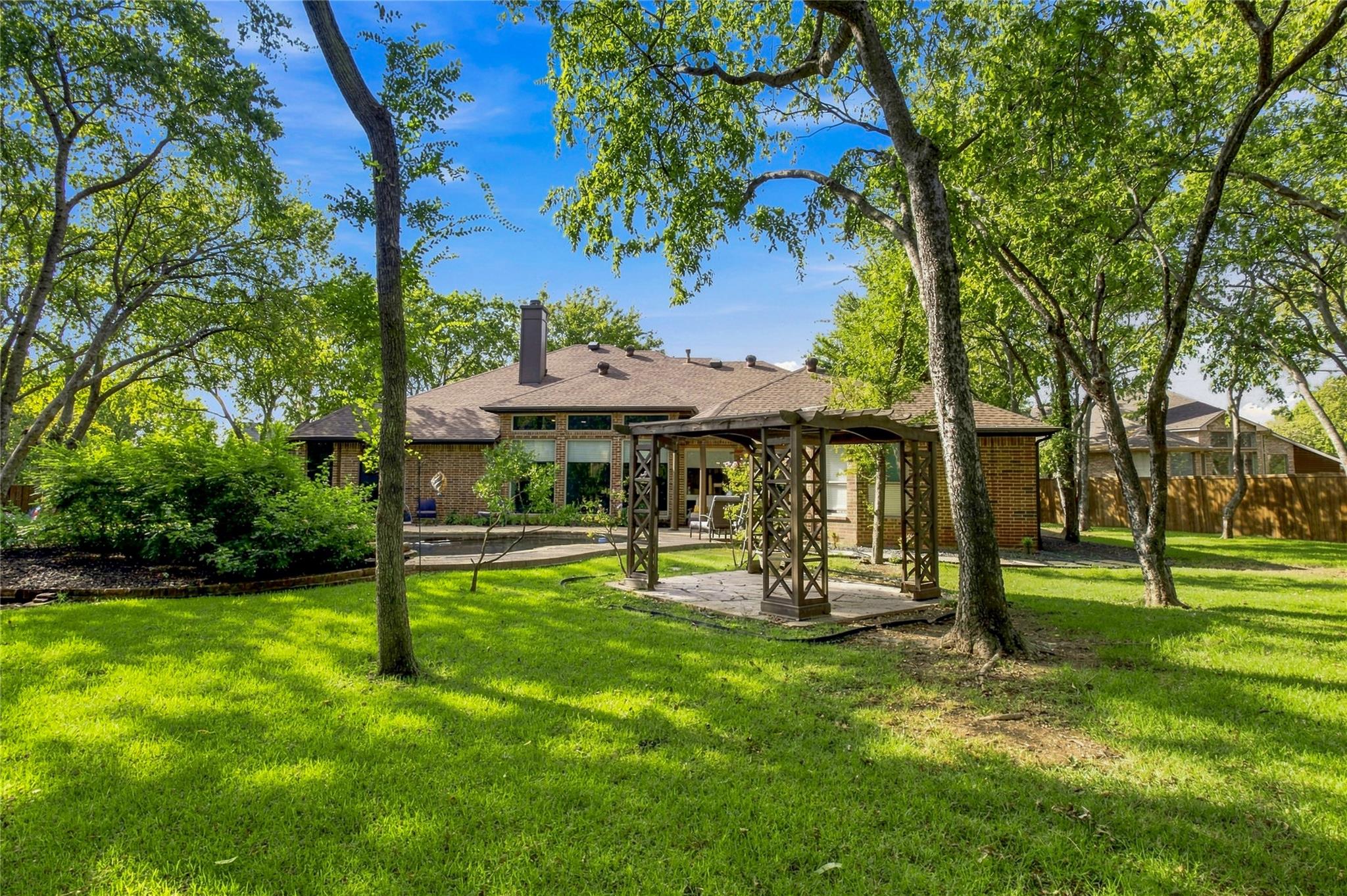 main property photo 32