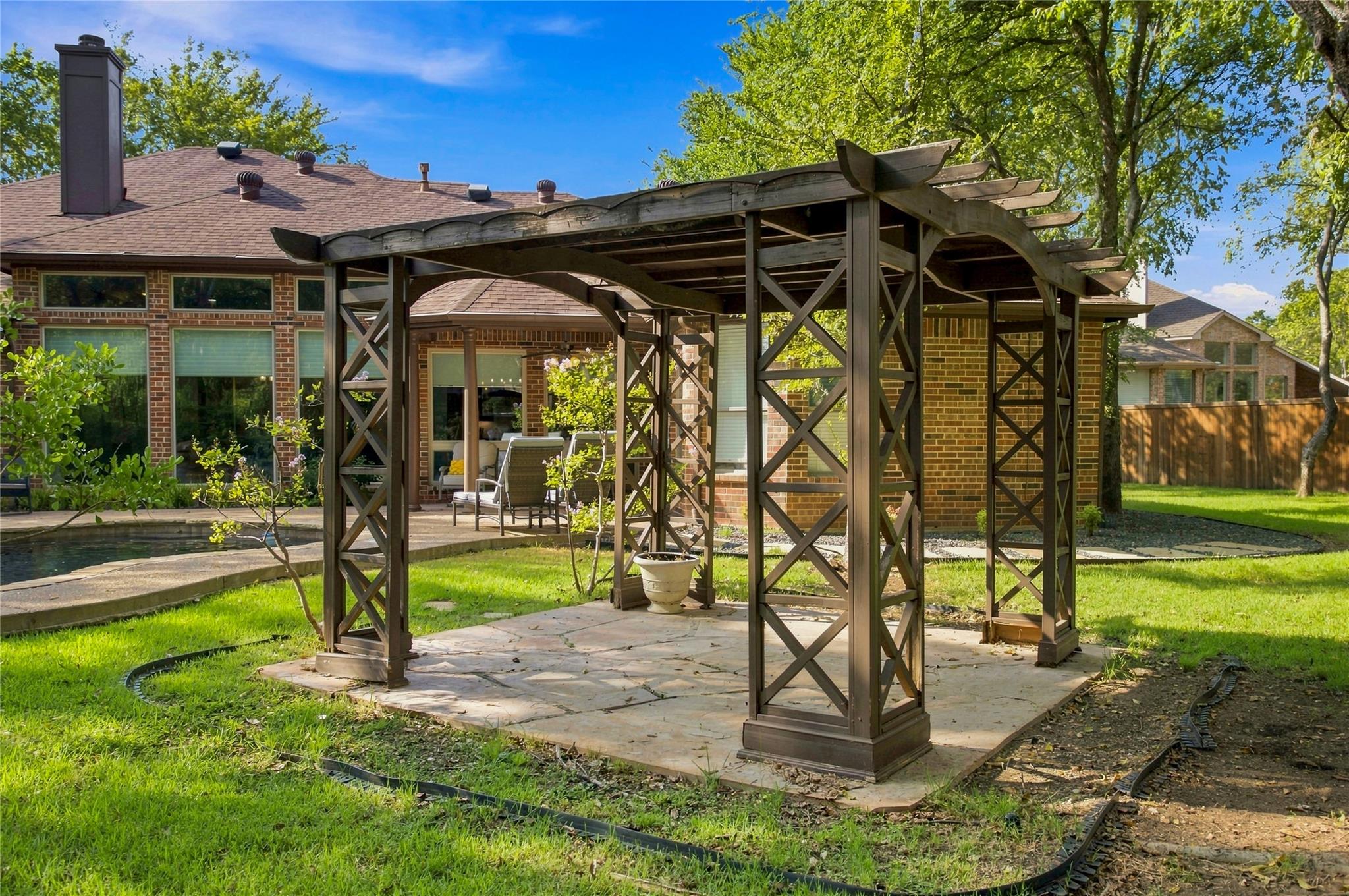 main property photo 34