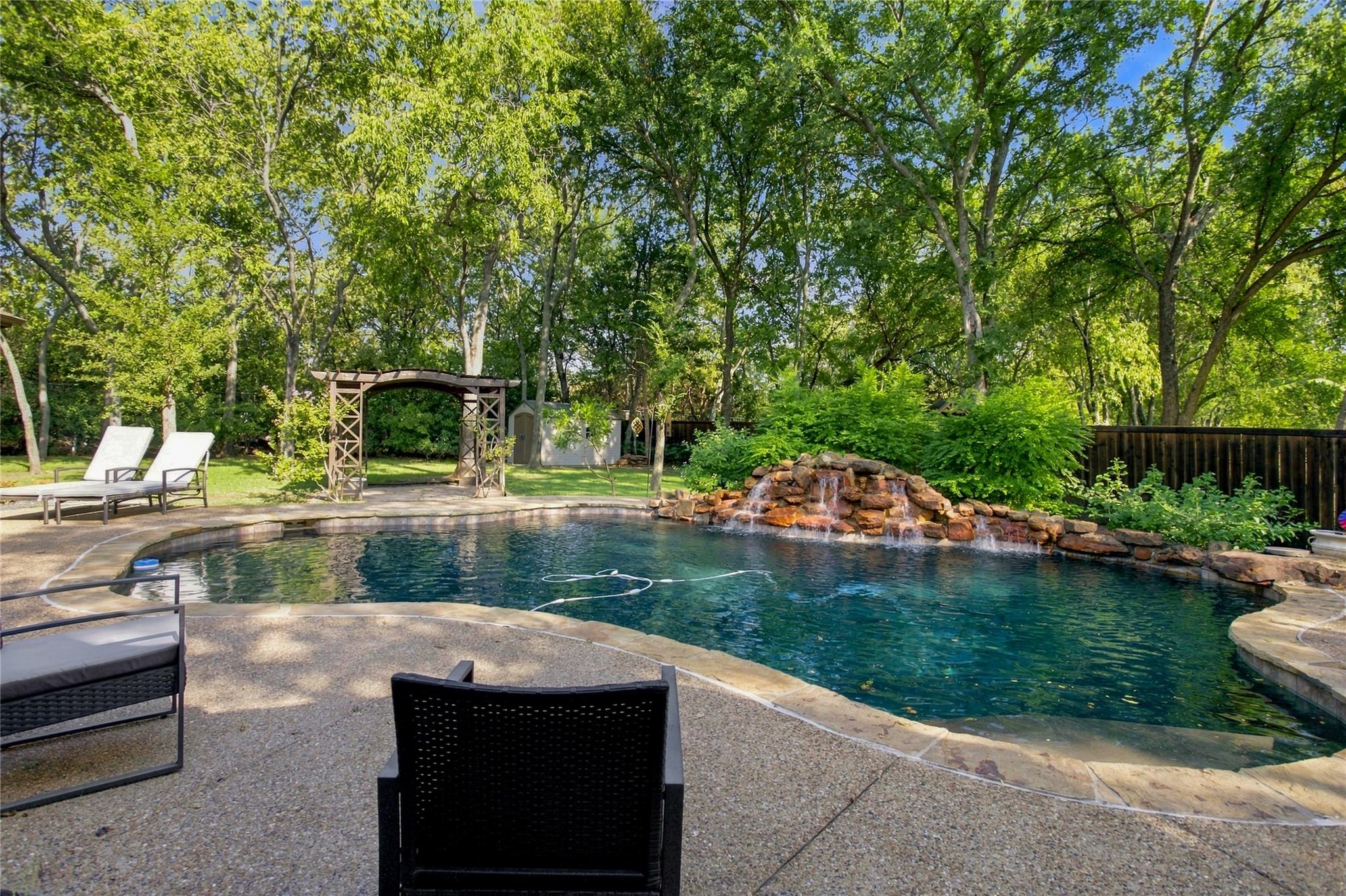 main property photo 39