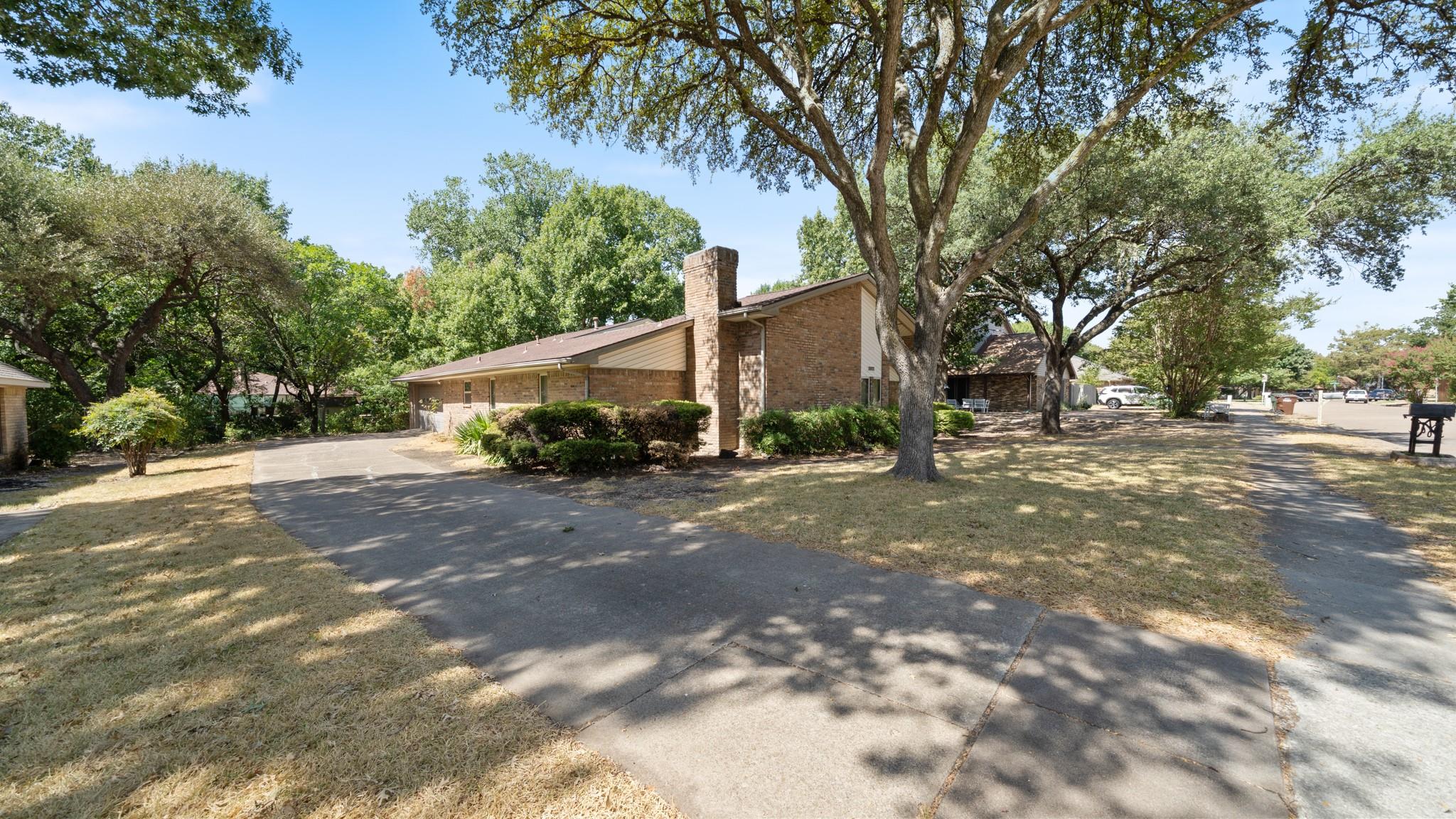 main property photo 32