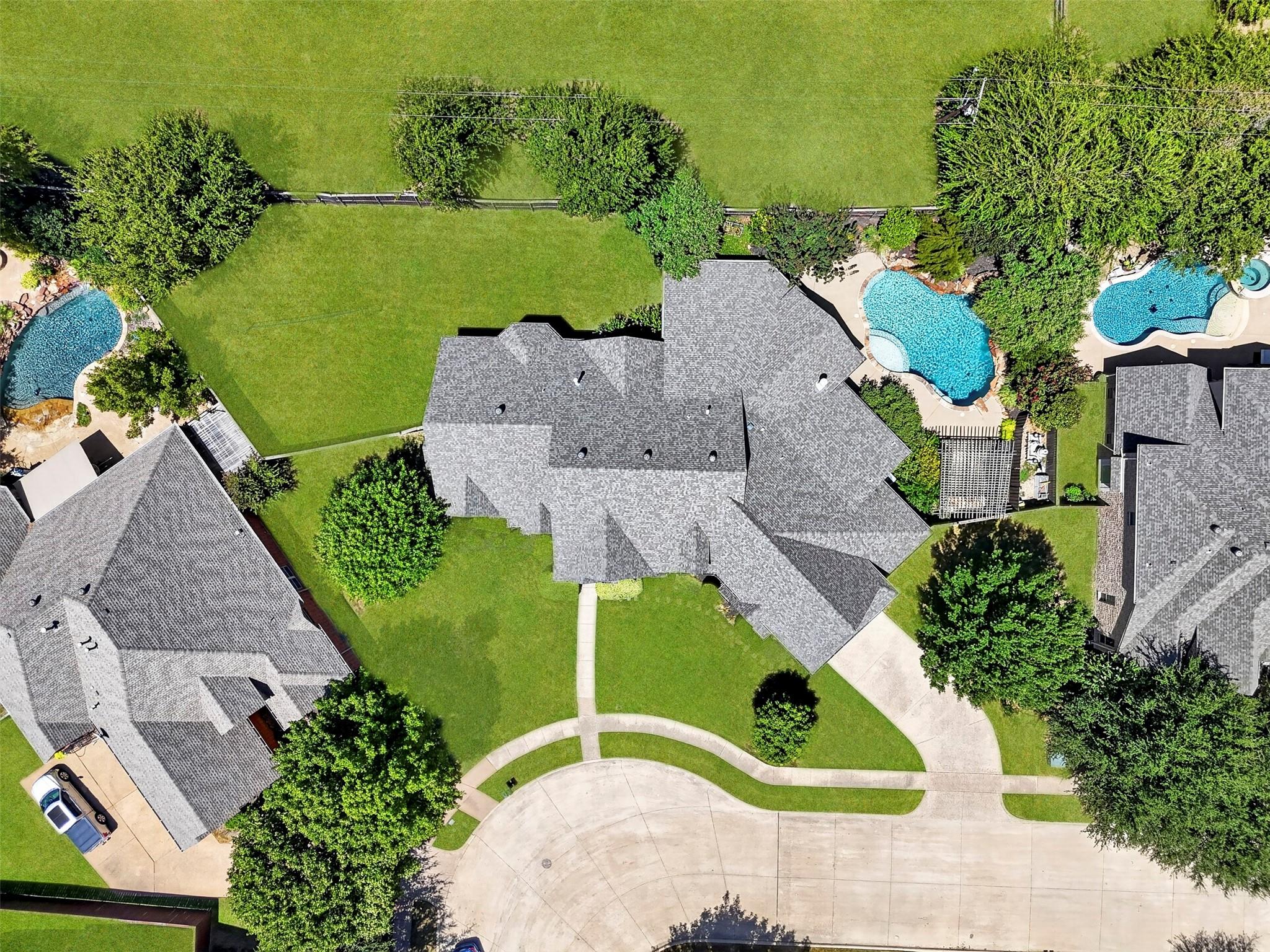 main property photo 32