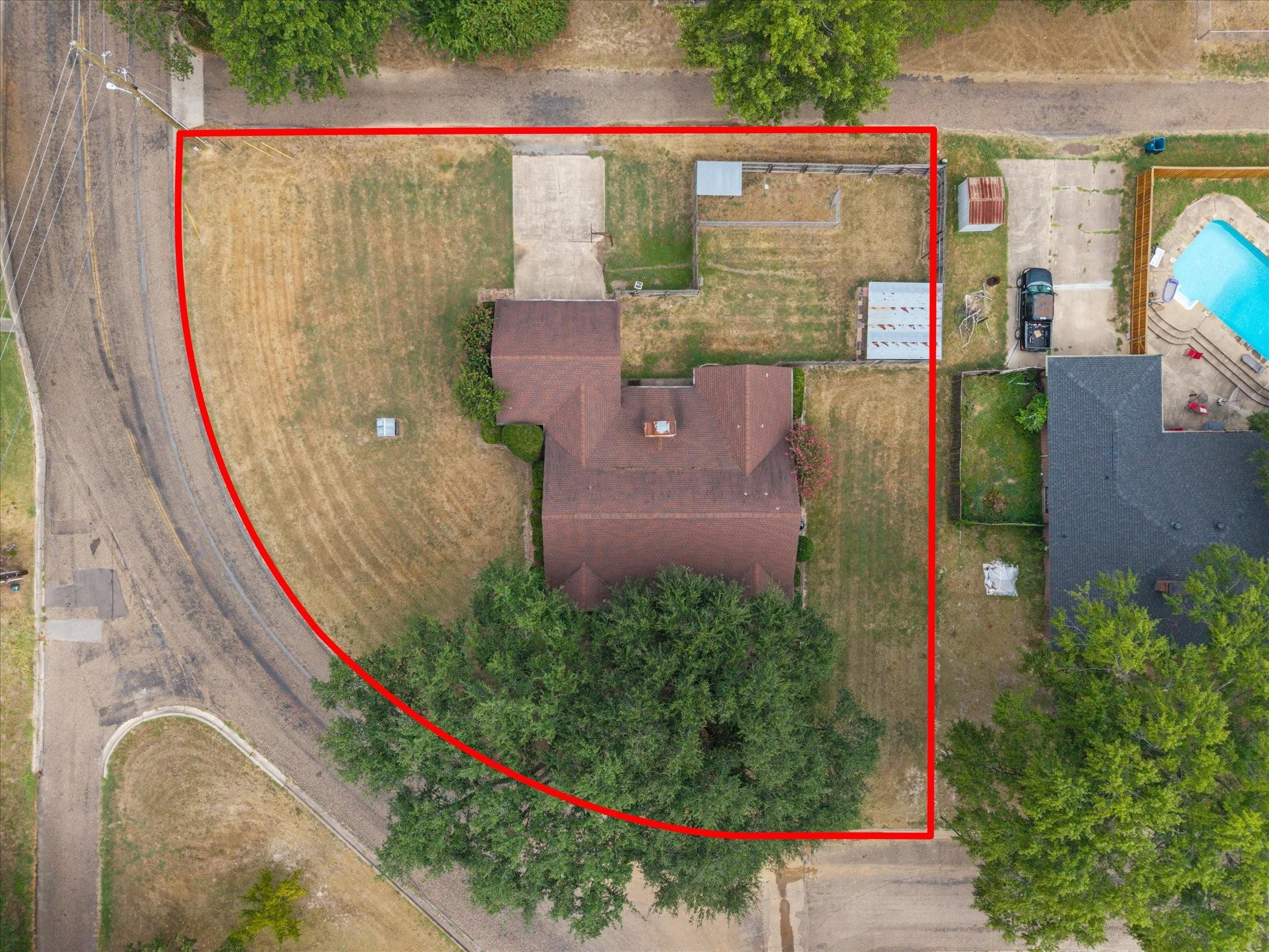 main property photo 30