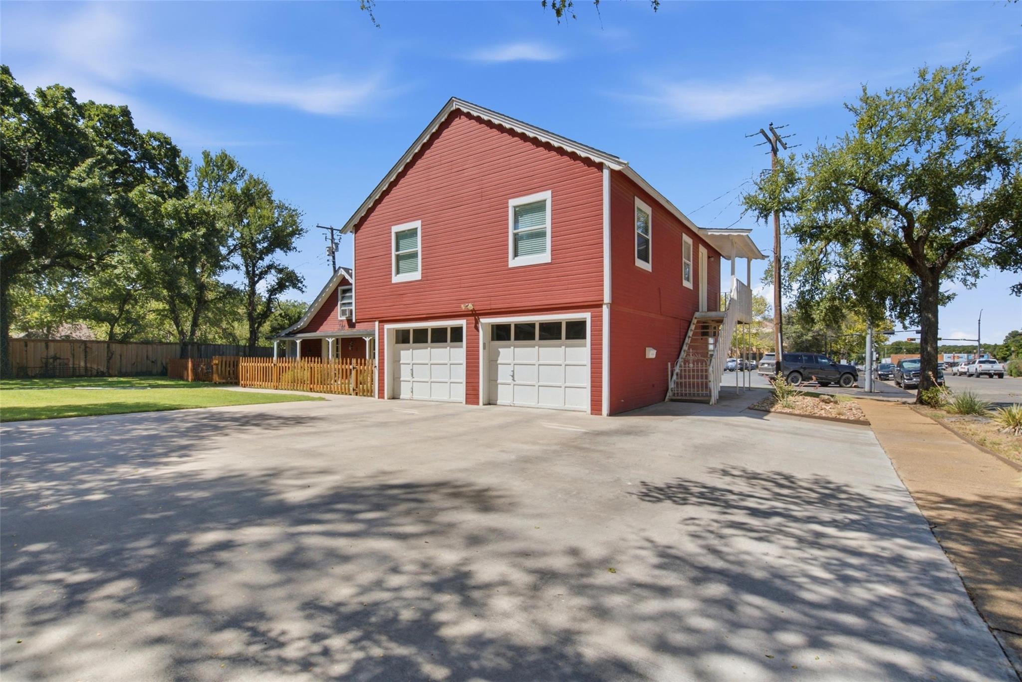 main property photo 27
