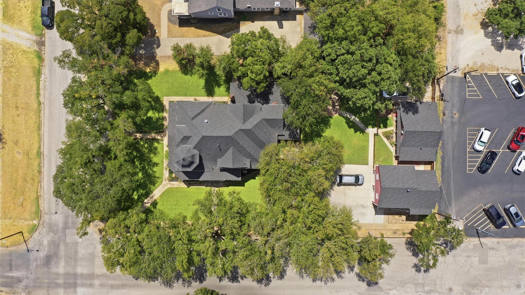 main property photo 34