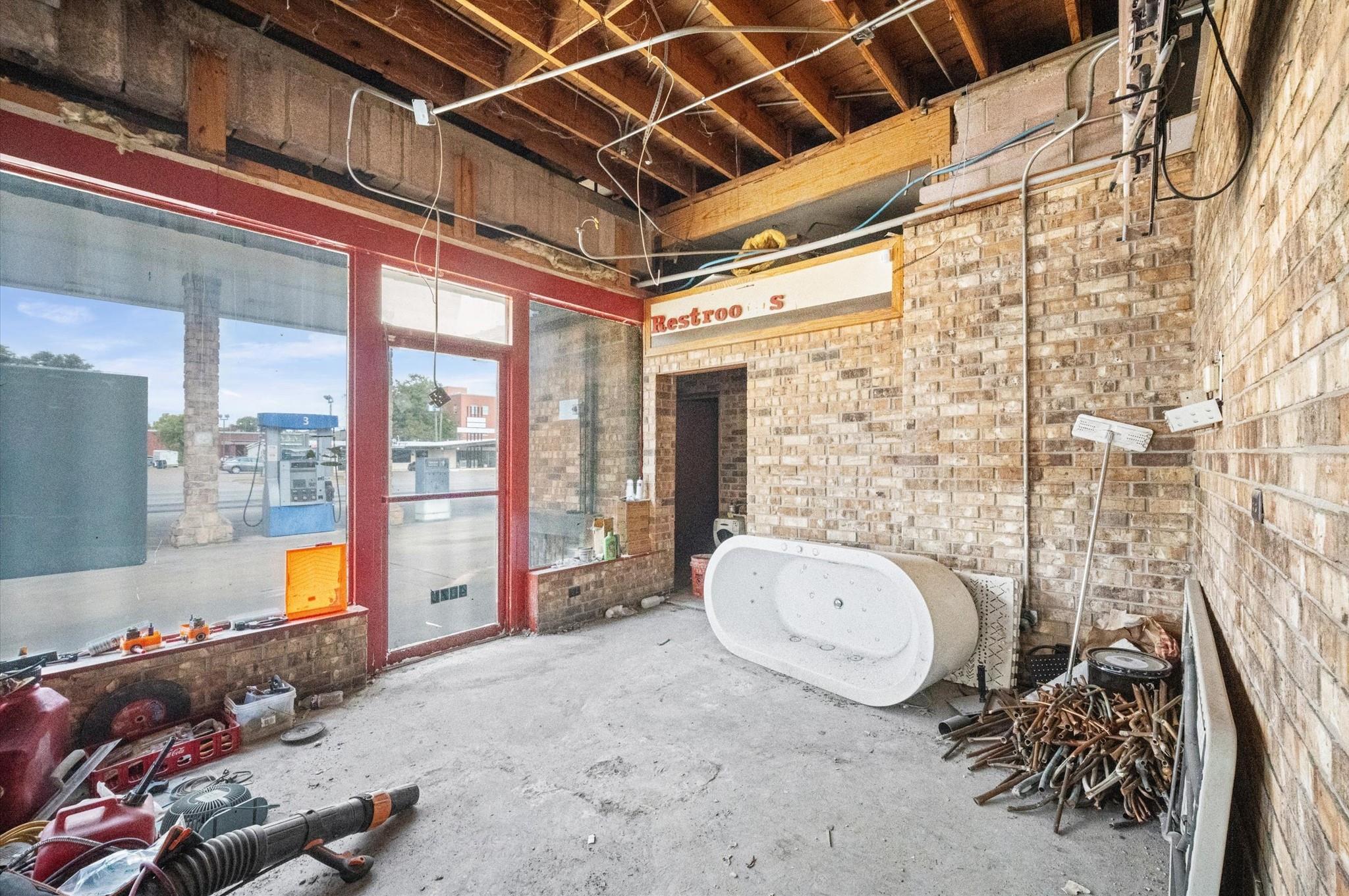 main property photo 13