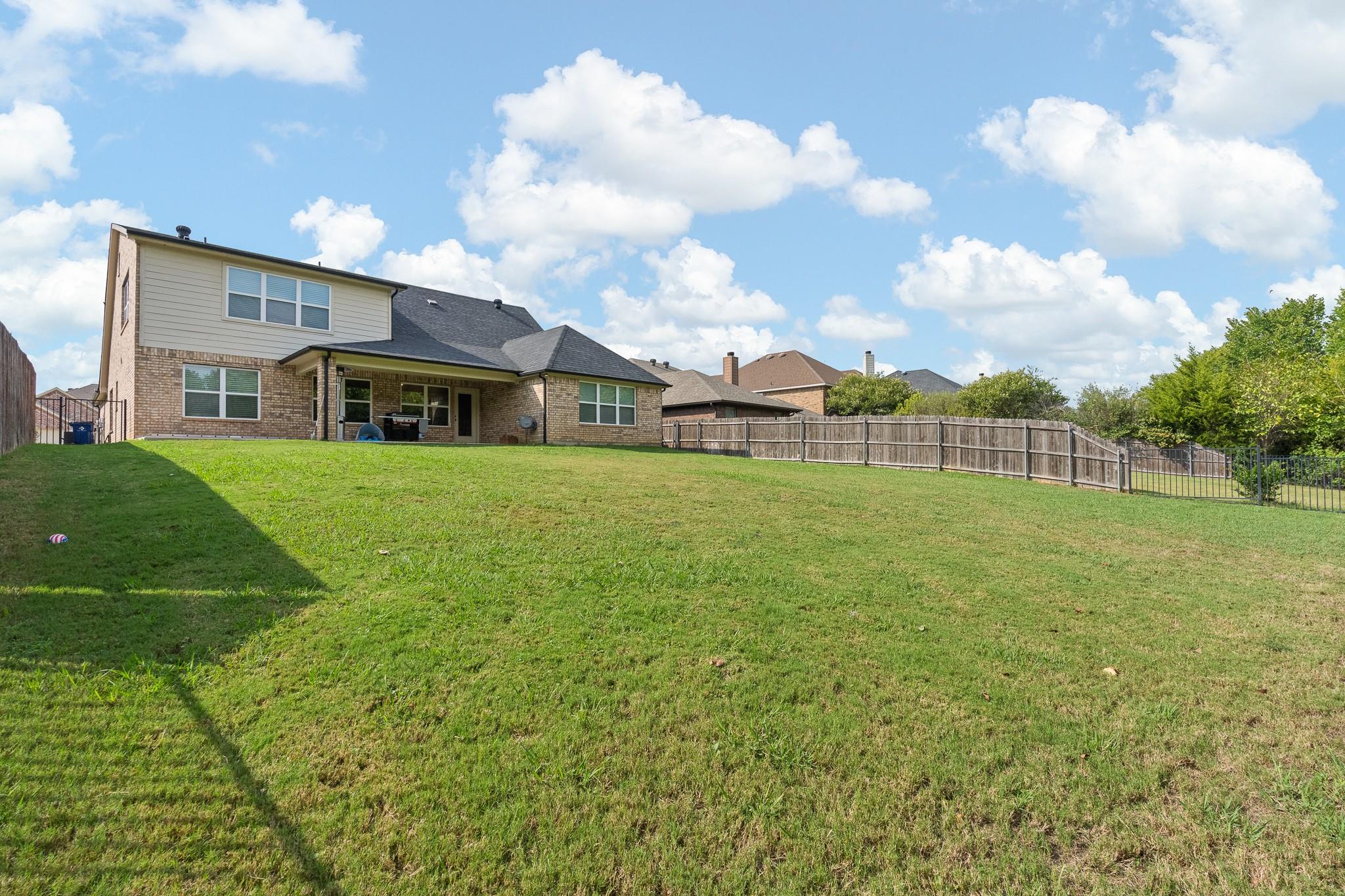 main property photo 32