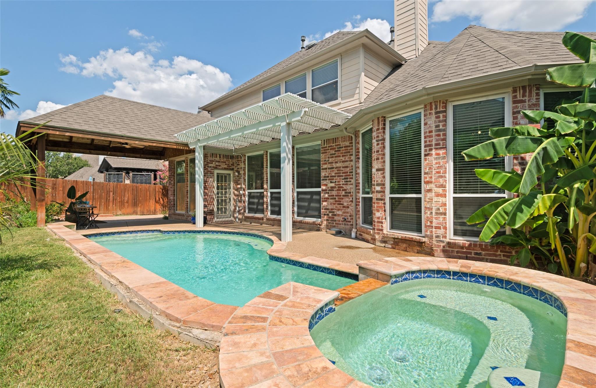 main property photo 32