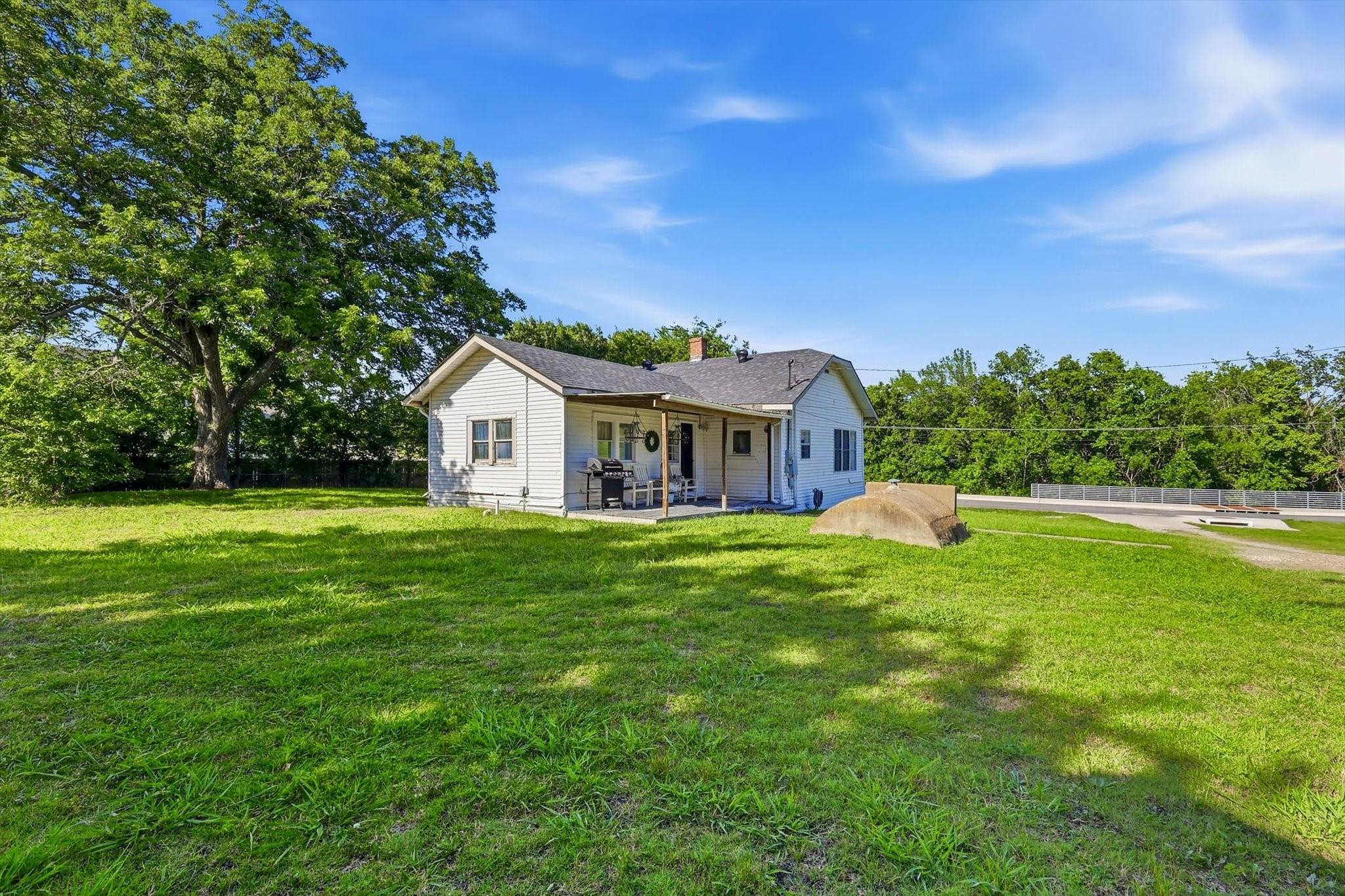 main property photo 8