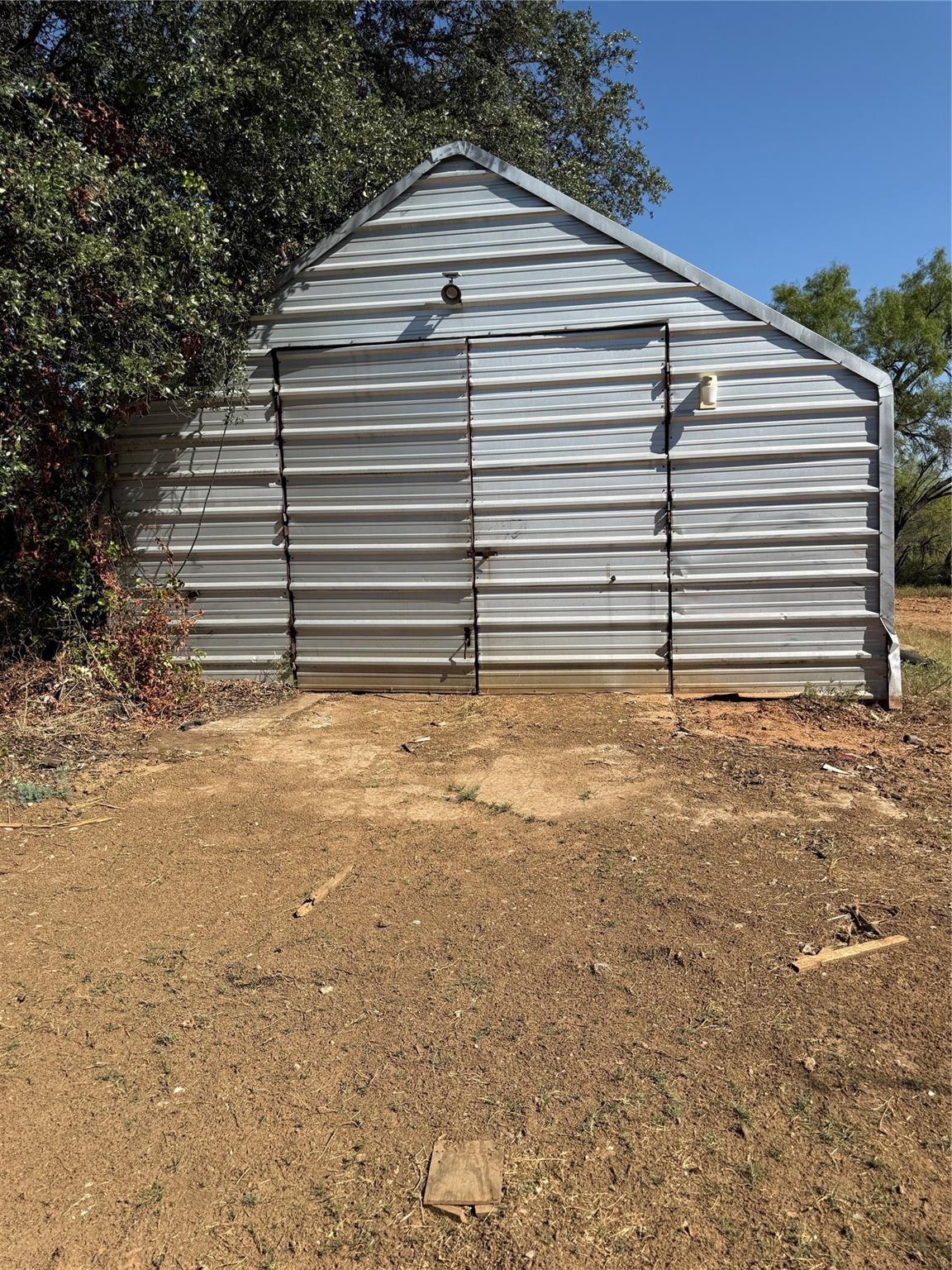 main property photo 20