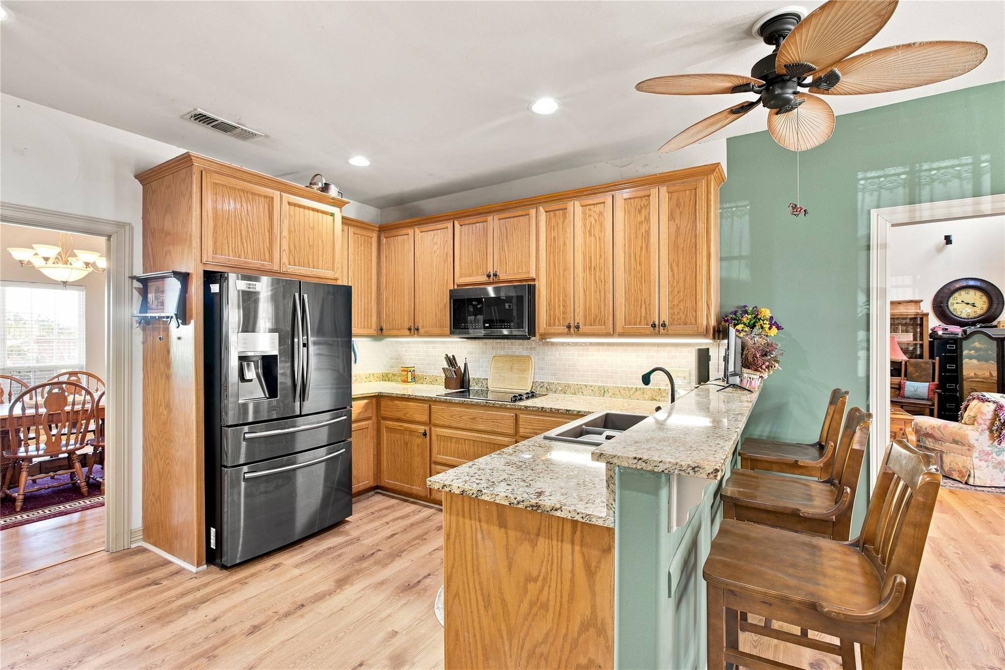 main property photo 13