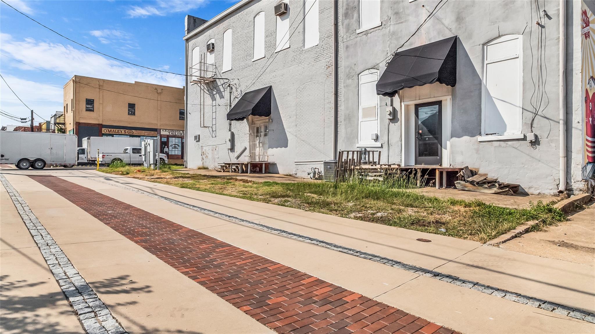 main property photo 12