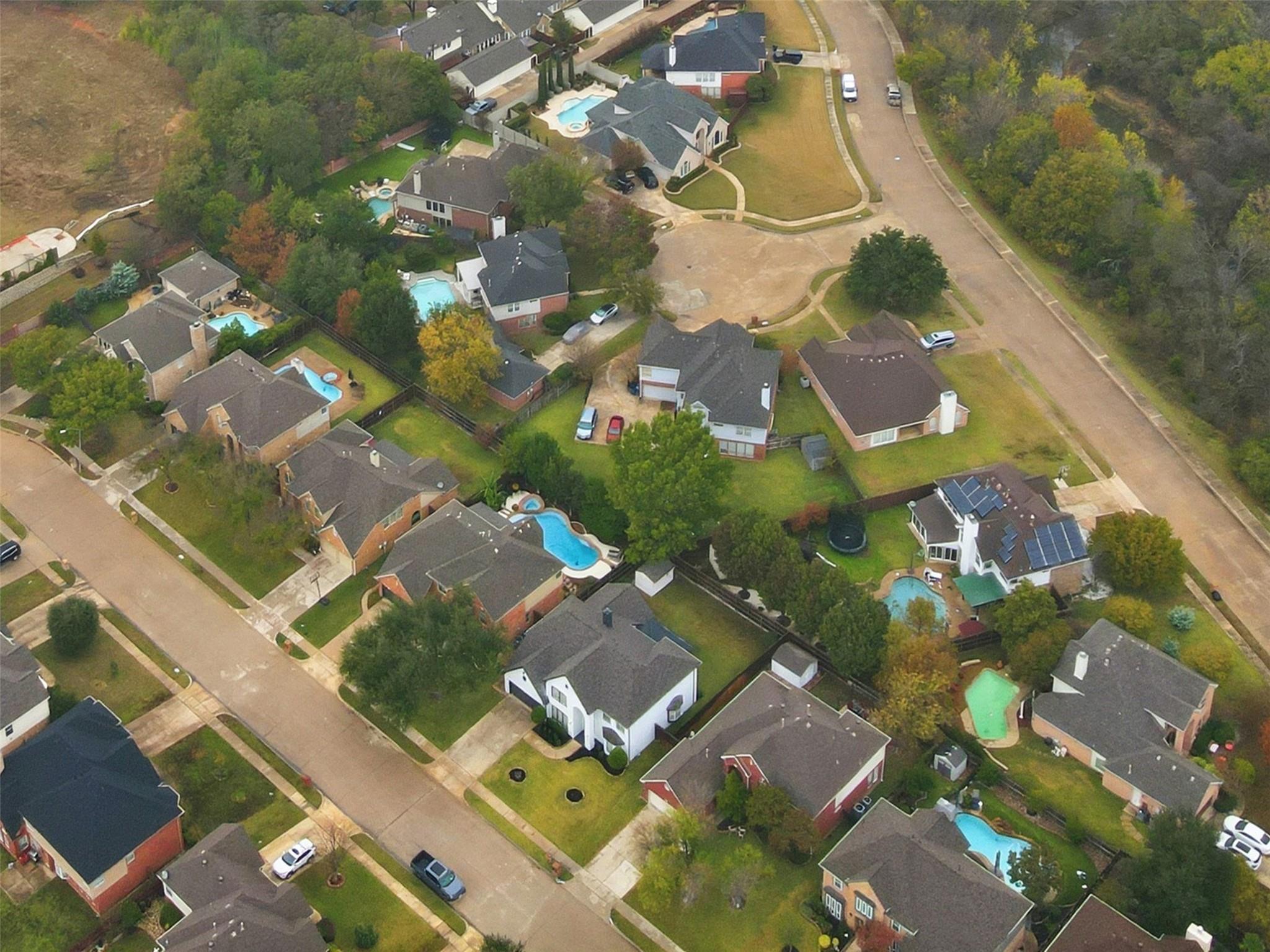 main property photo 34