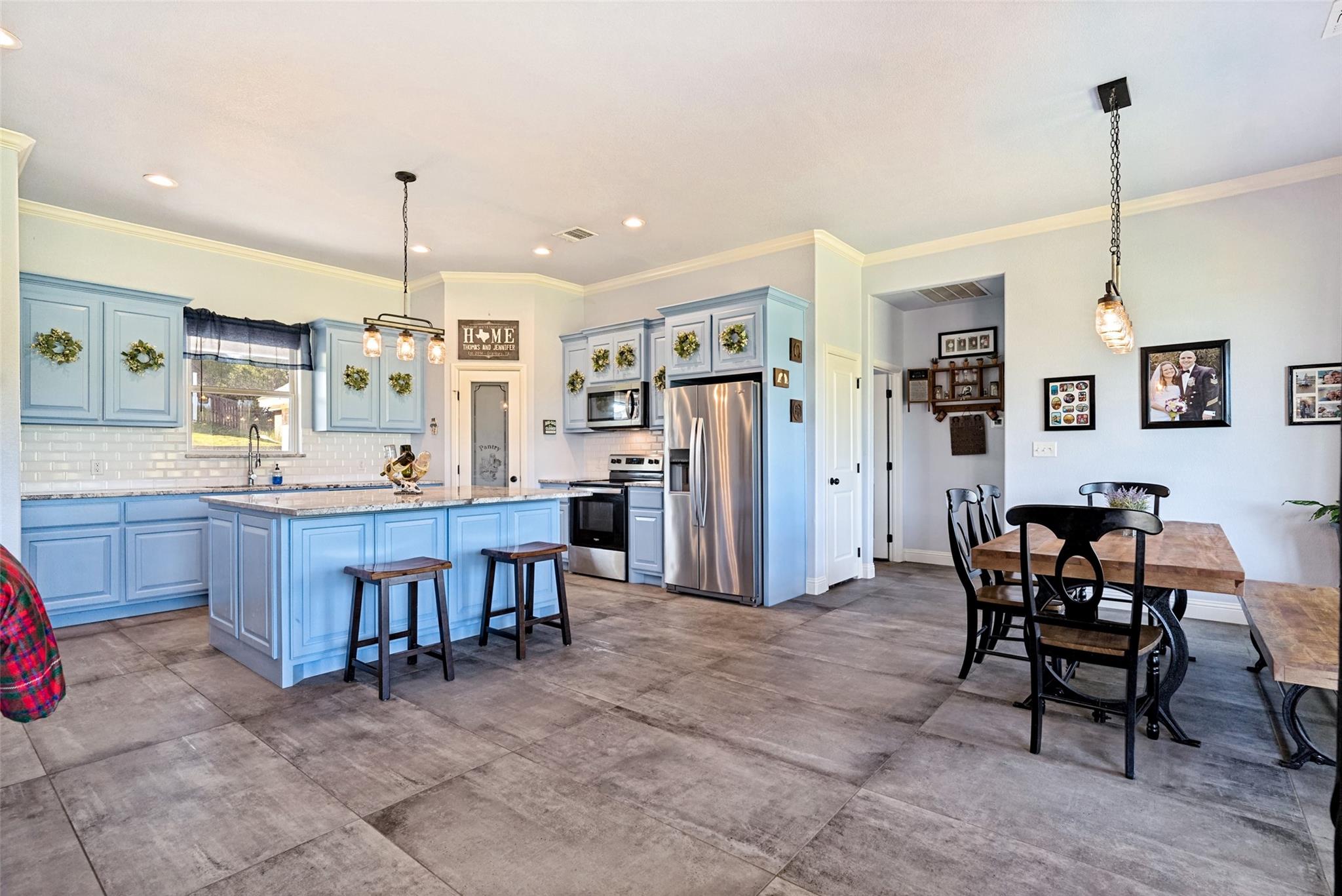 main property photo 7
