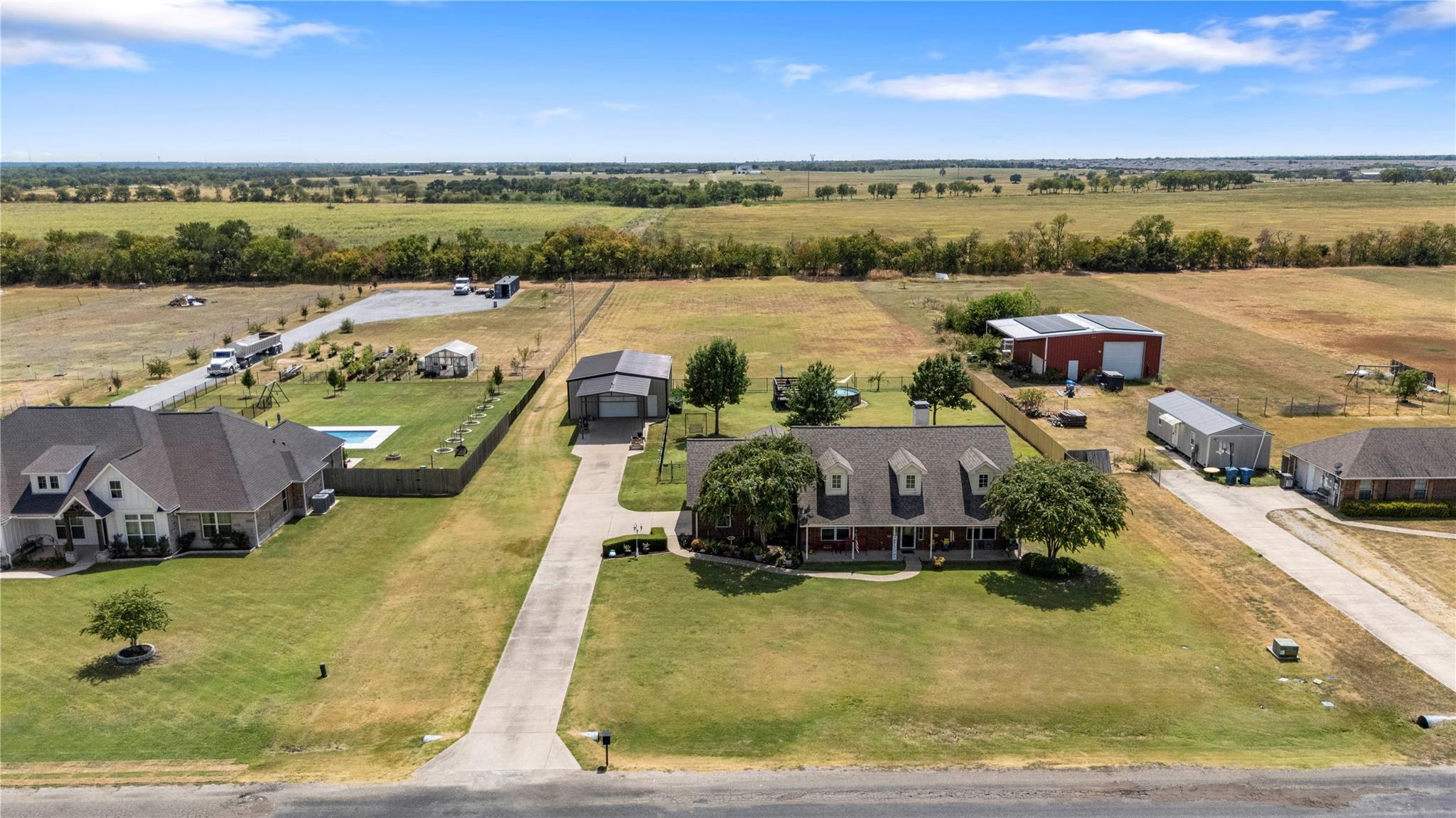 main property photo 30