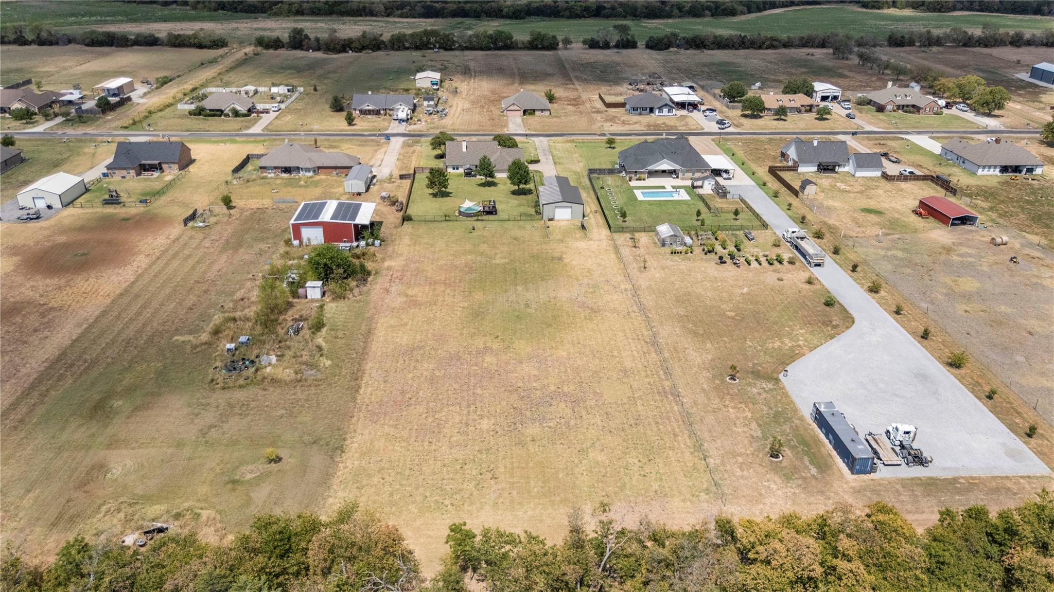main property photo 33