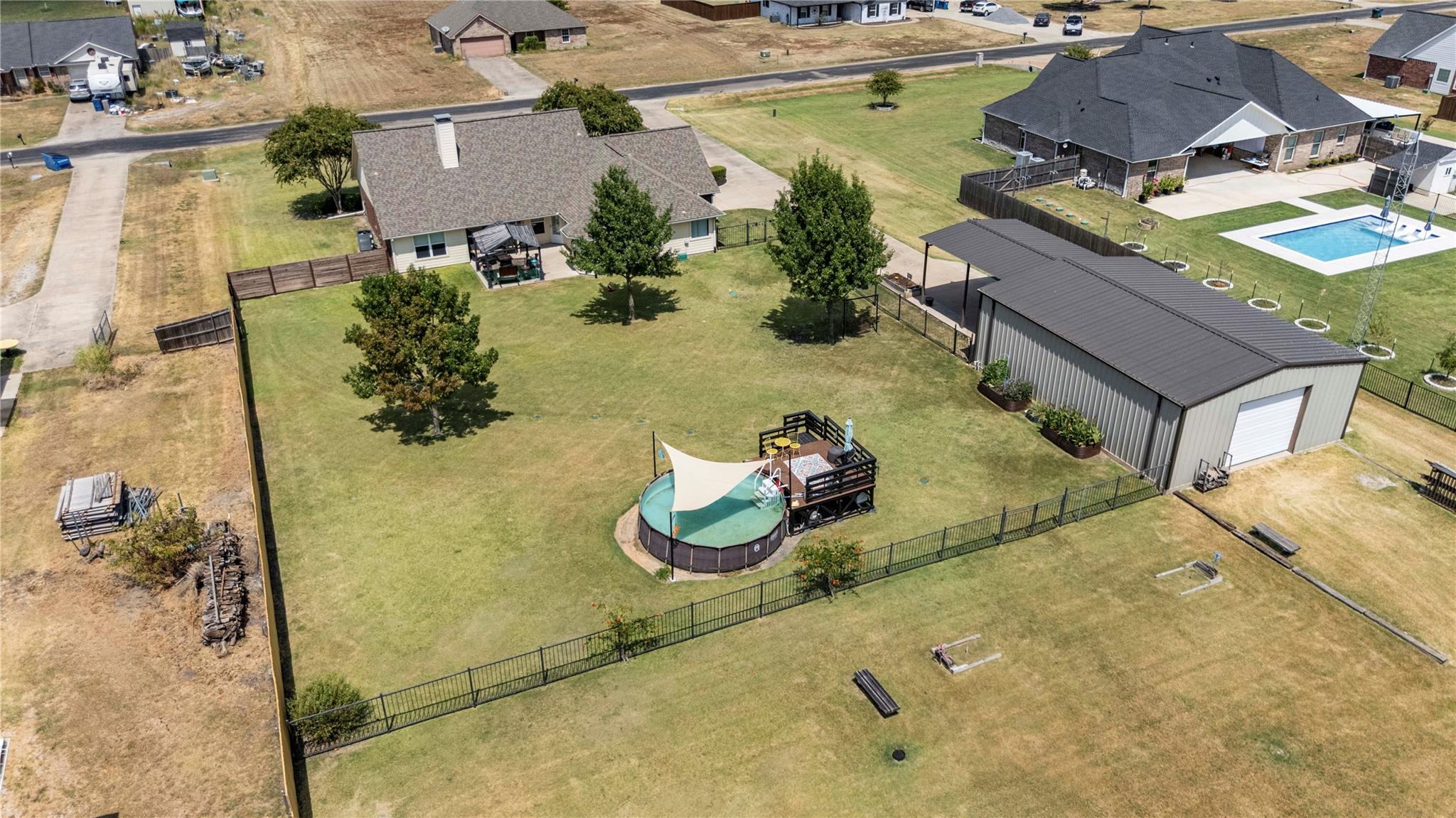 main property photo 34