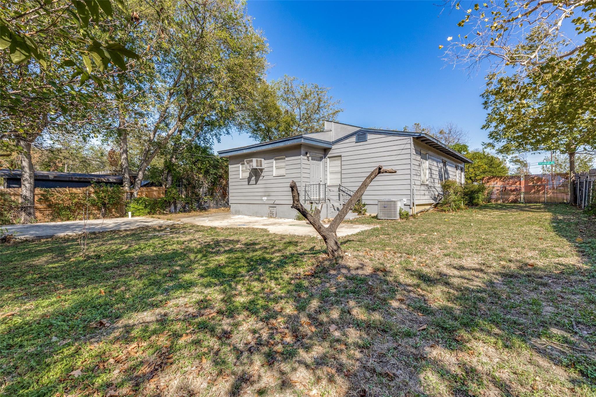 main property photo 21