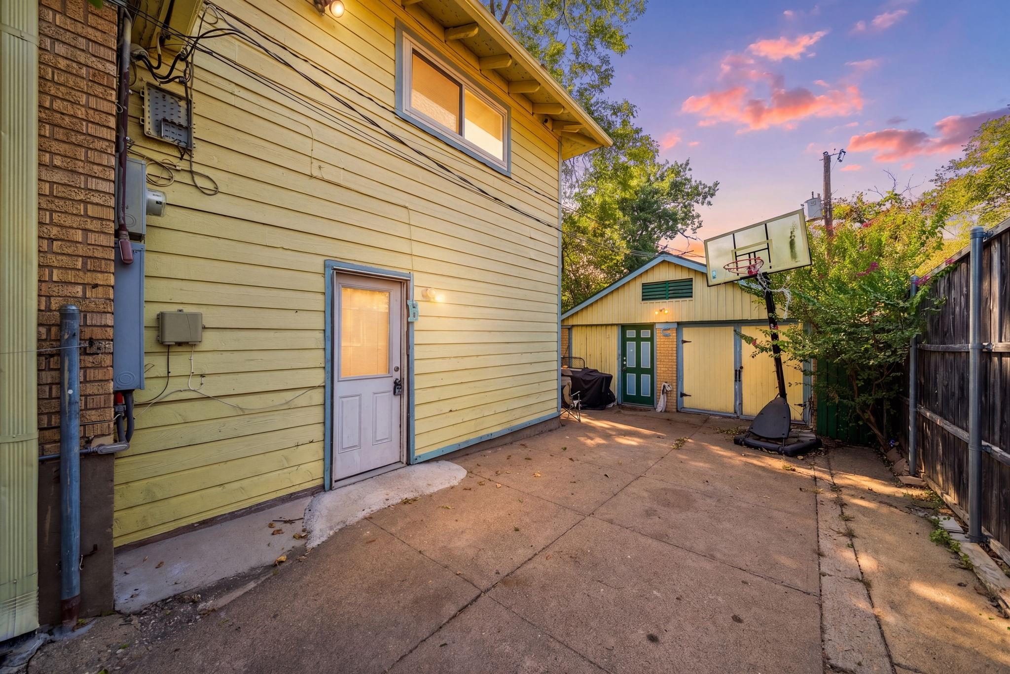 main property photo 17