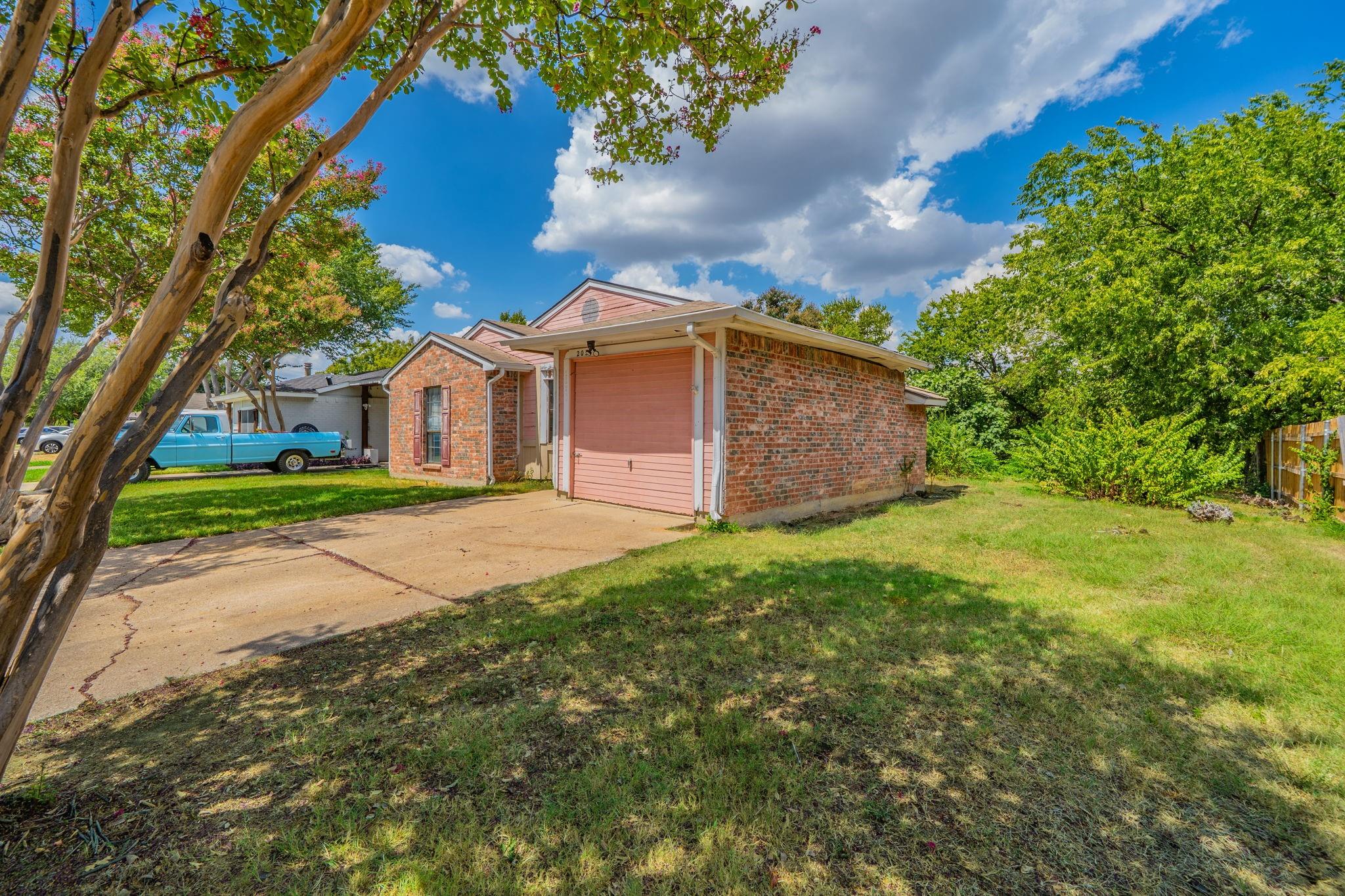 main property photo 19